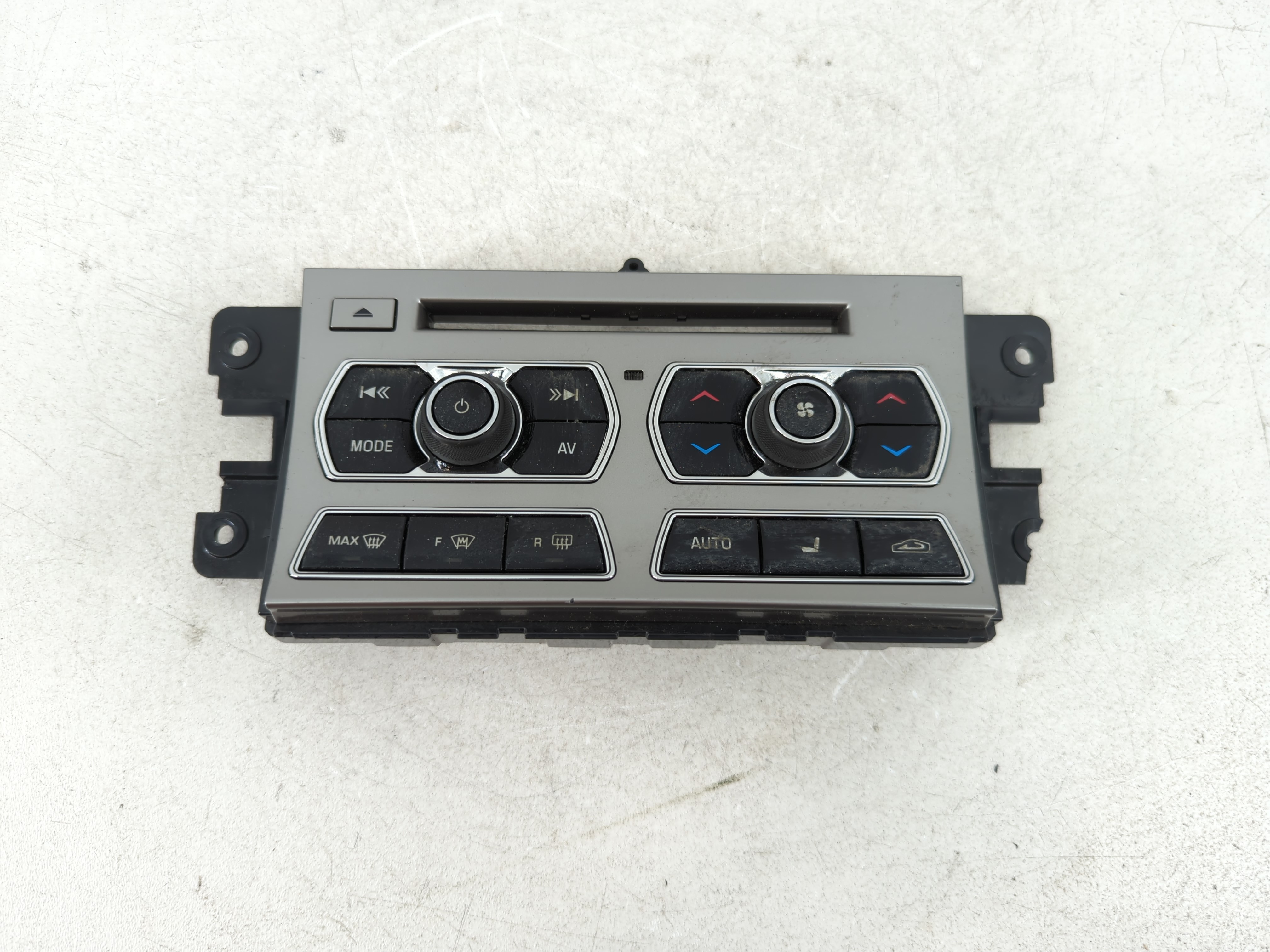 Picture of 2012-2015 Jaguar Xf Am Fm Cd Player Radio Receiver 1085777