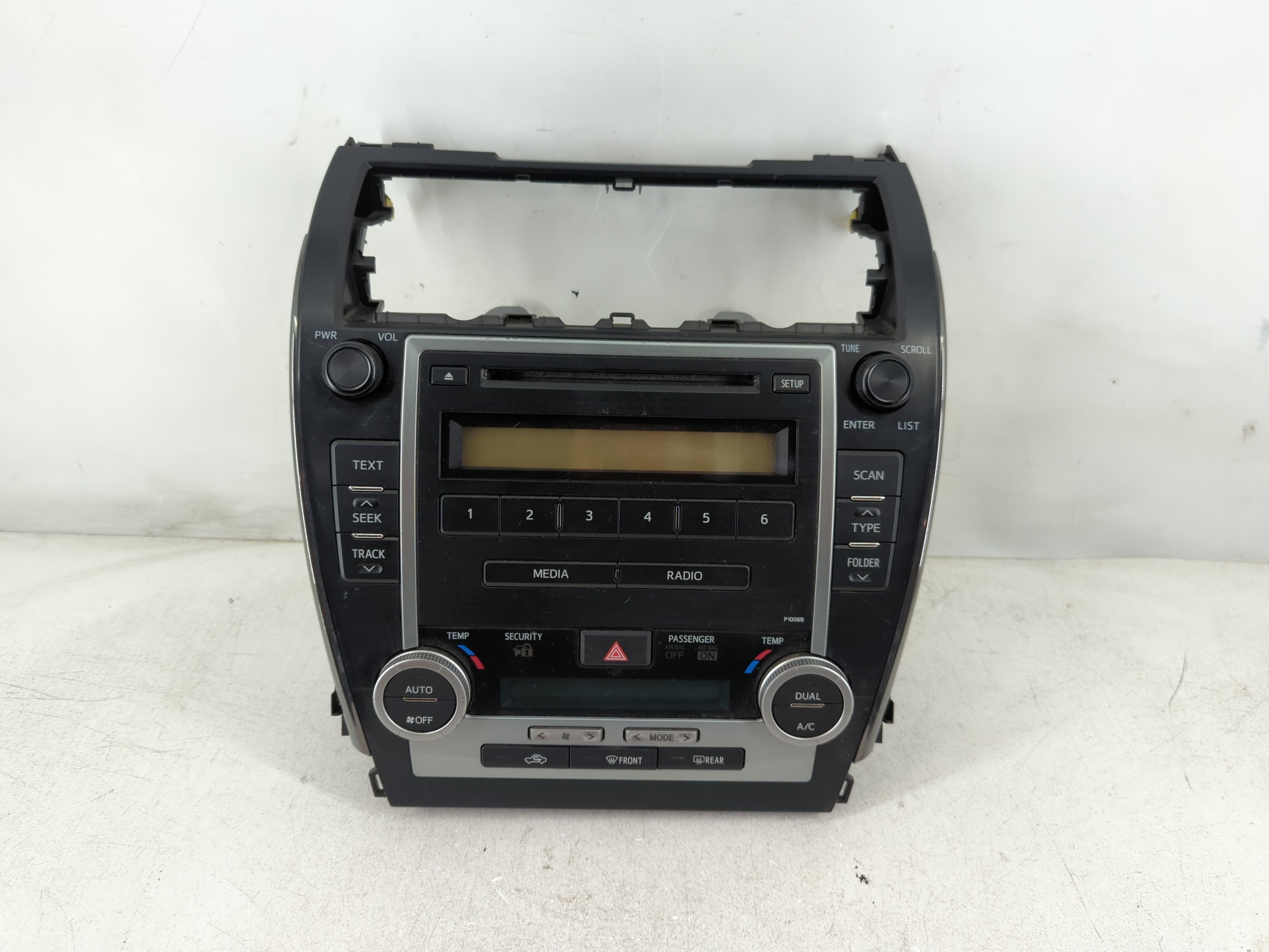 2012-2012 Toyota Camry Am Fm Cd Player Radio Receiver 1085789 - Oemusedautoparts1.com