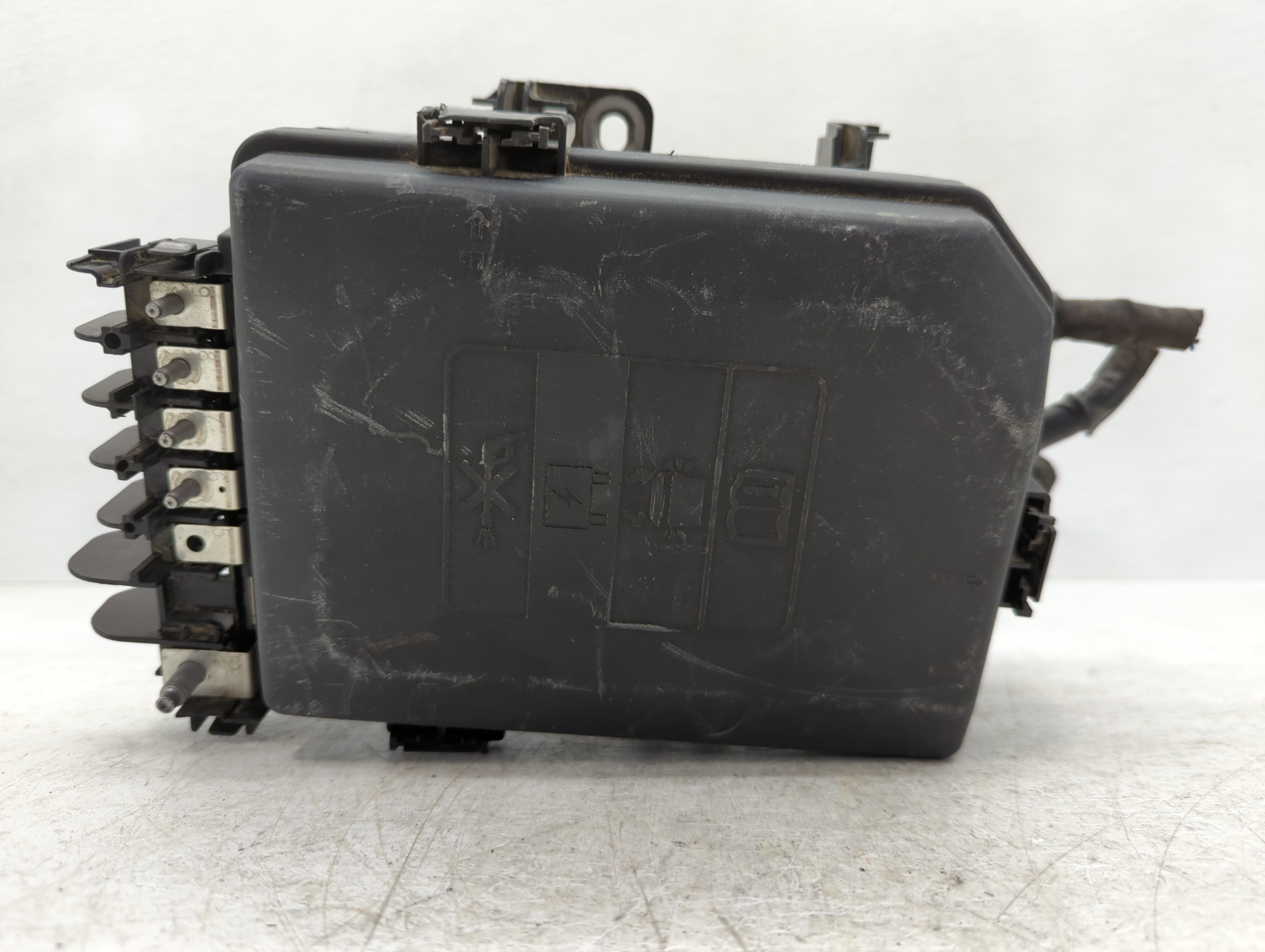 2018-2022 Chevrolet Equinox Fusebox Fuse Box Relay Module 84733372 1085833 - Oemusedautoparts1.com