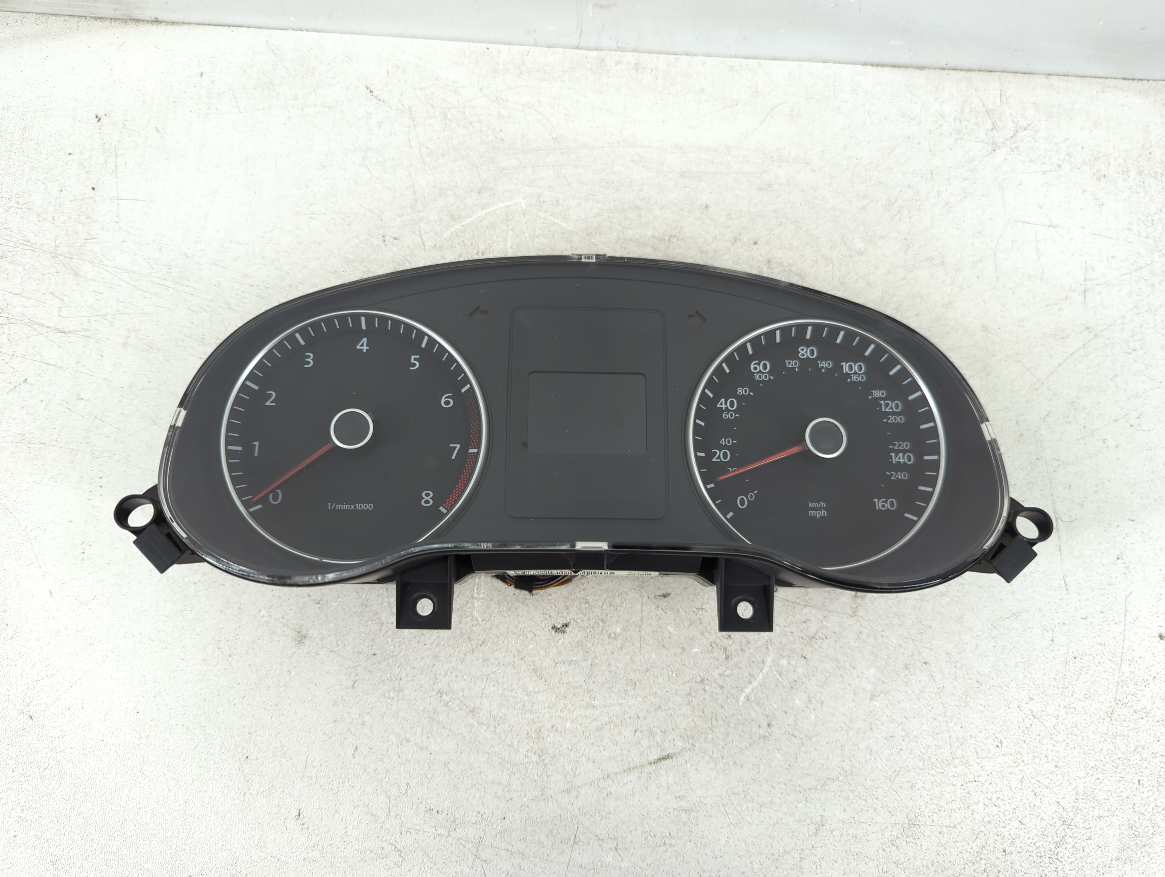 2014-2014 Volkswagen Jetta Speedometer Instrument Cluster Gauges 1085911 - Oemusedautoparts1.com