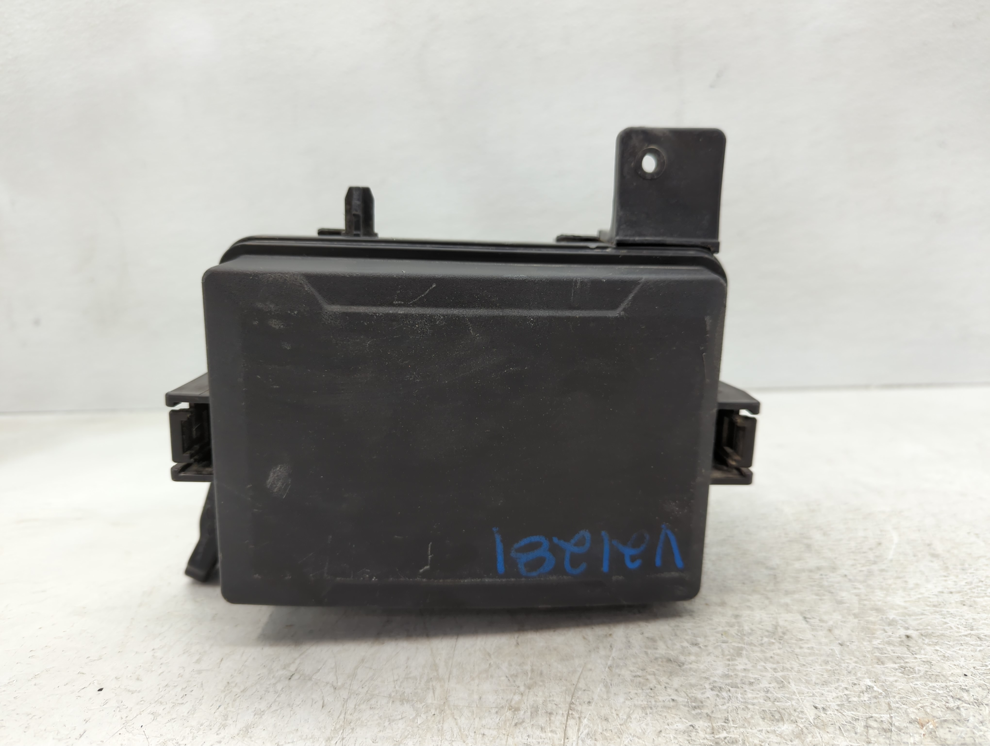 2020-2020 Hyundai Venue Fusebox Fuse Box Relay Module 91270-k2080 1085917 - Oemusedautoparts1.com