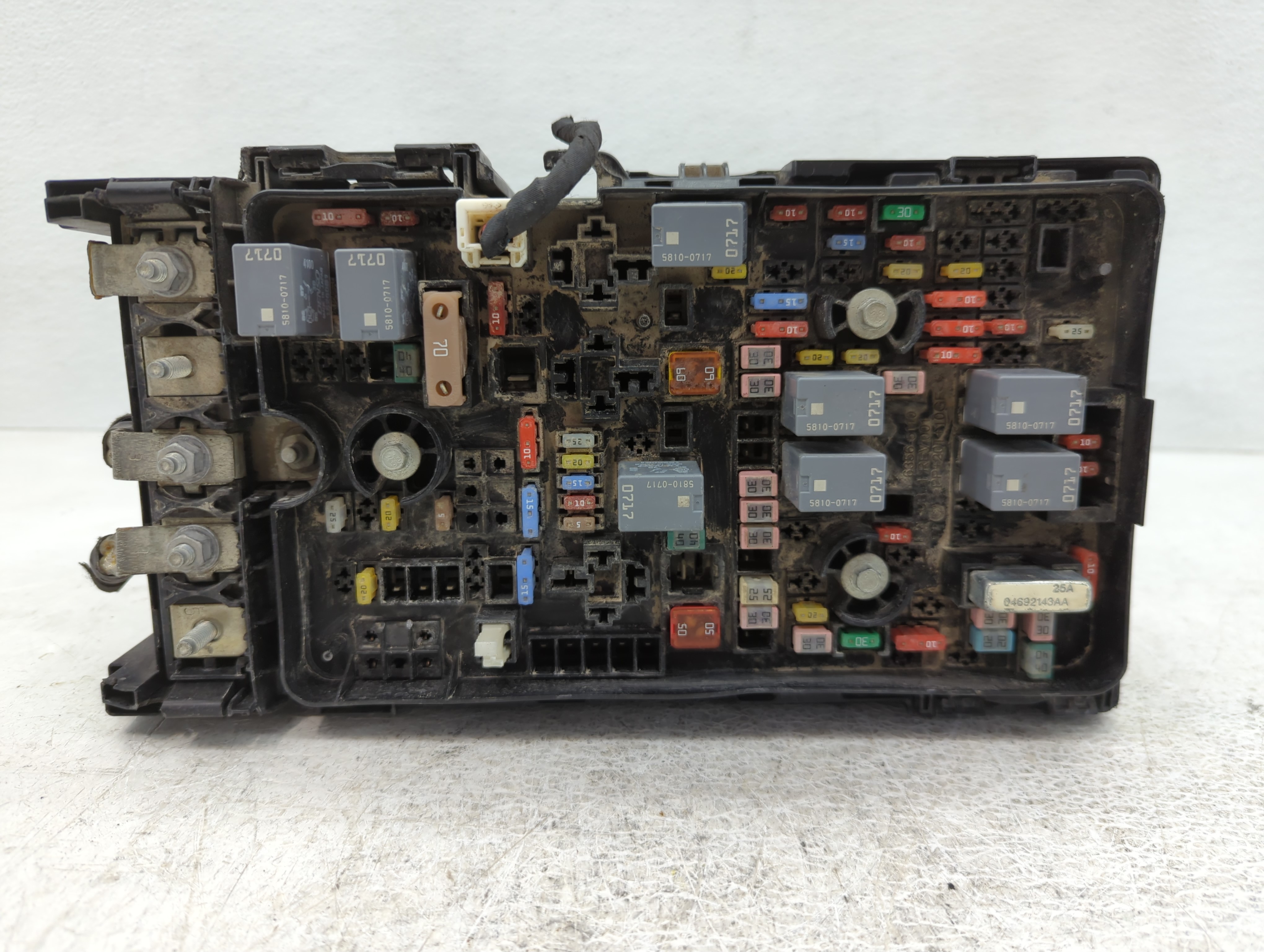 2016-2017 Chrysler 200 Fusebox Fuse Box Relay Module 04692143a 1085953 - Oemusedautoparts1.com