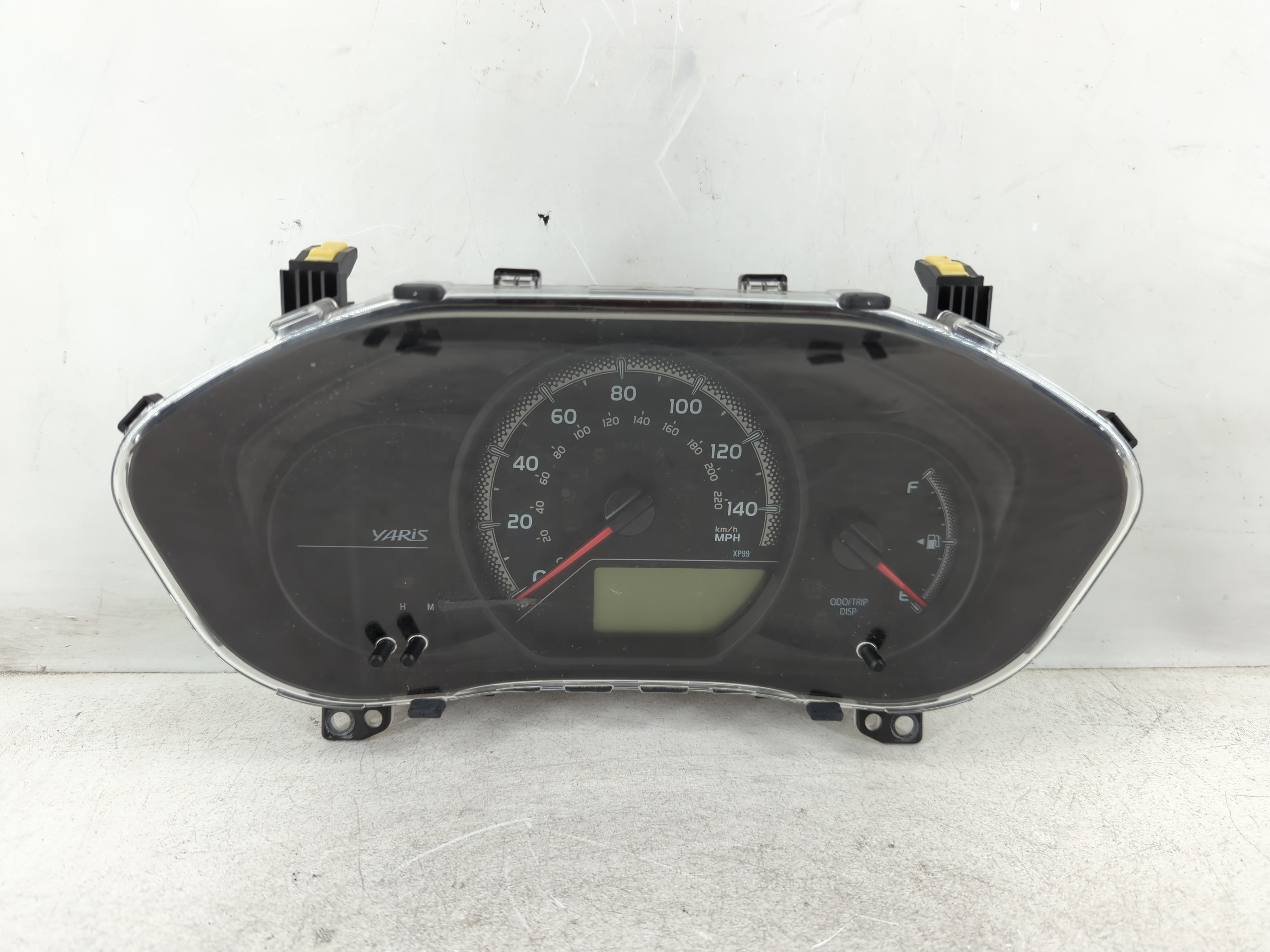 2015-2017 Toyota Yaris Speedometer Instrument Cluster Gauges 83800-0u090 1085958 - Oemusedautoparts1.com