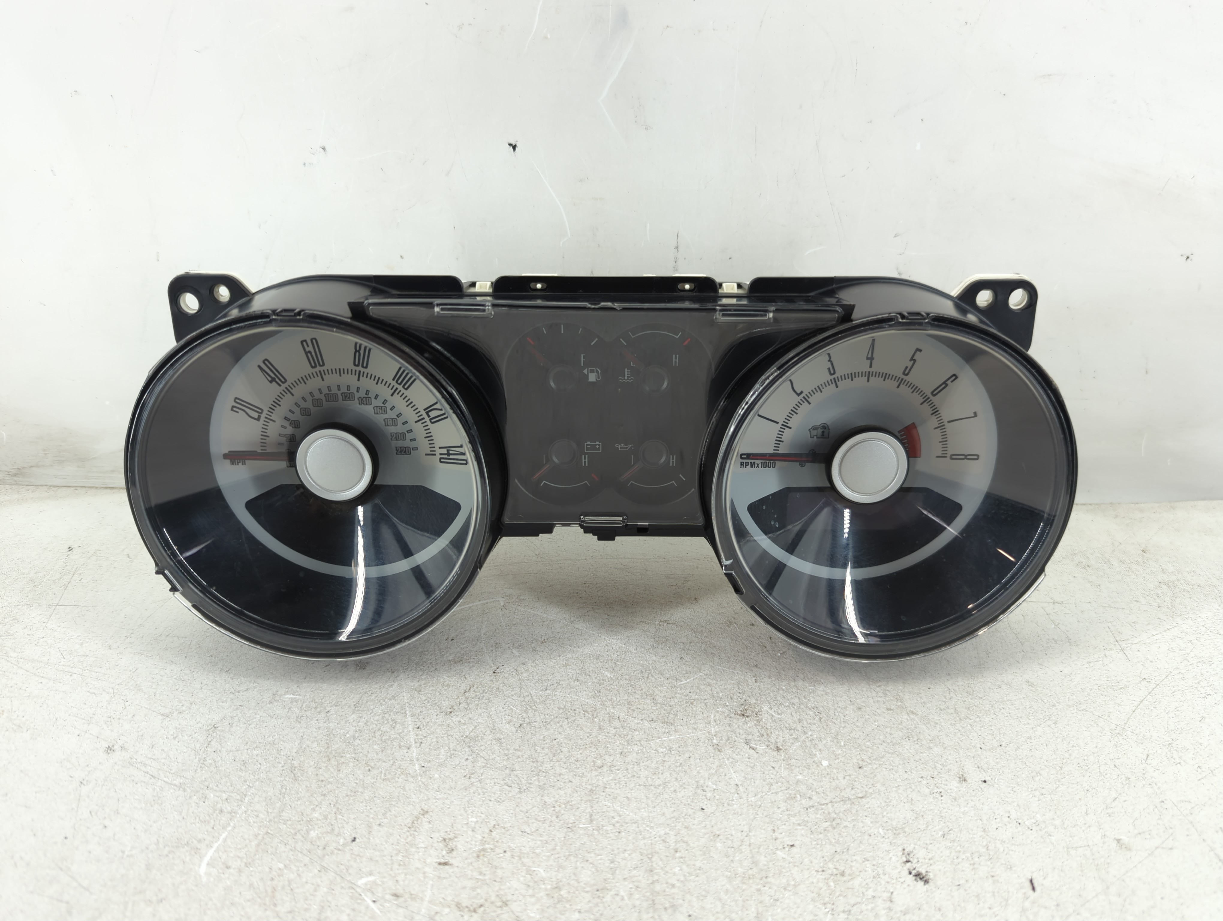 2010-2010 Ford Mustang Speedometer Instrument Cluster Gauges Artb000543 1085970 - Oemusedautoparts1.com