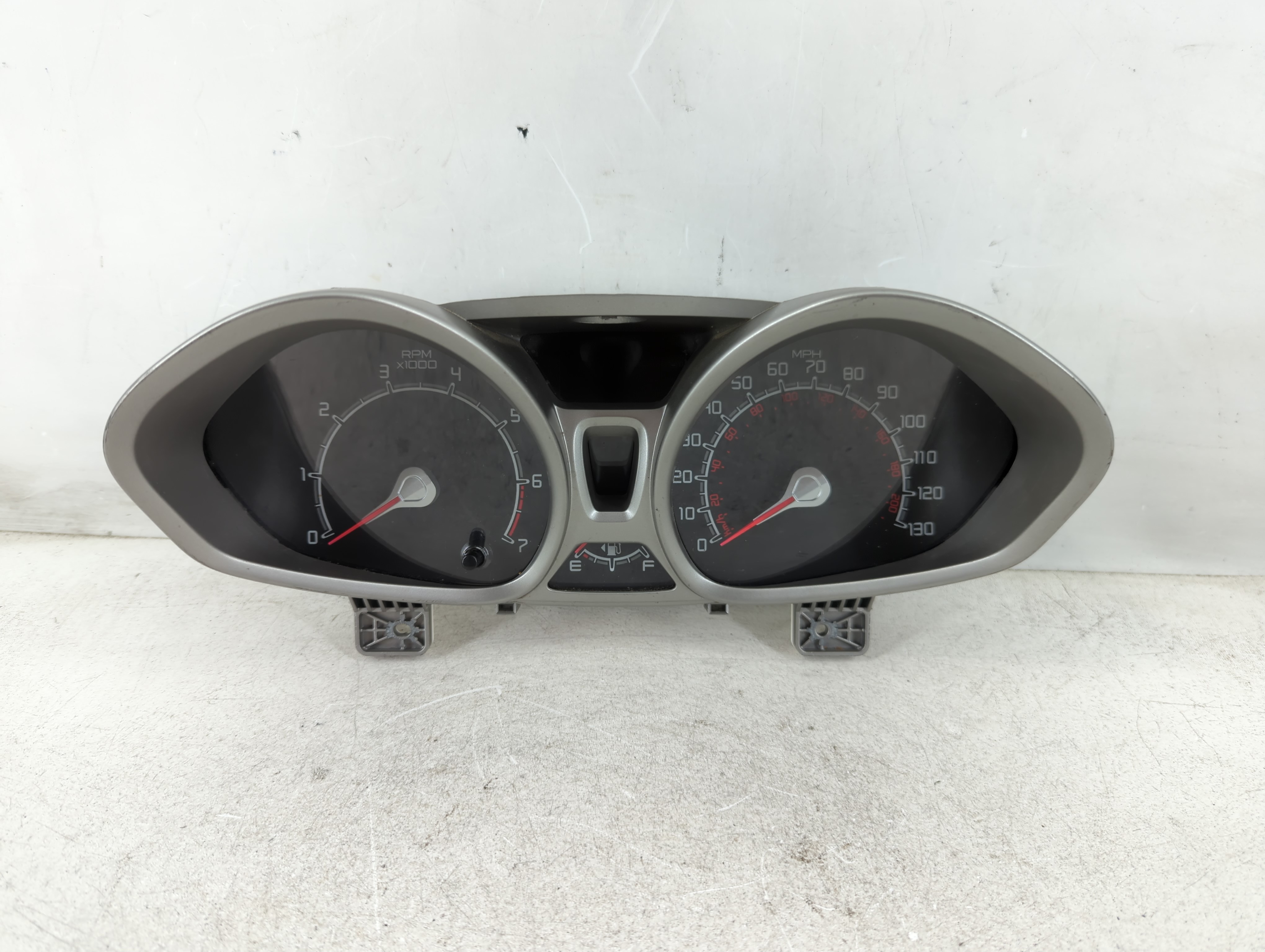 2013 Ford Fiesta Speedometer Instrument Cluster Gauges 1085972 - Oemusedautoparts1.com