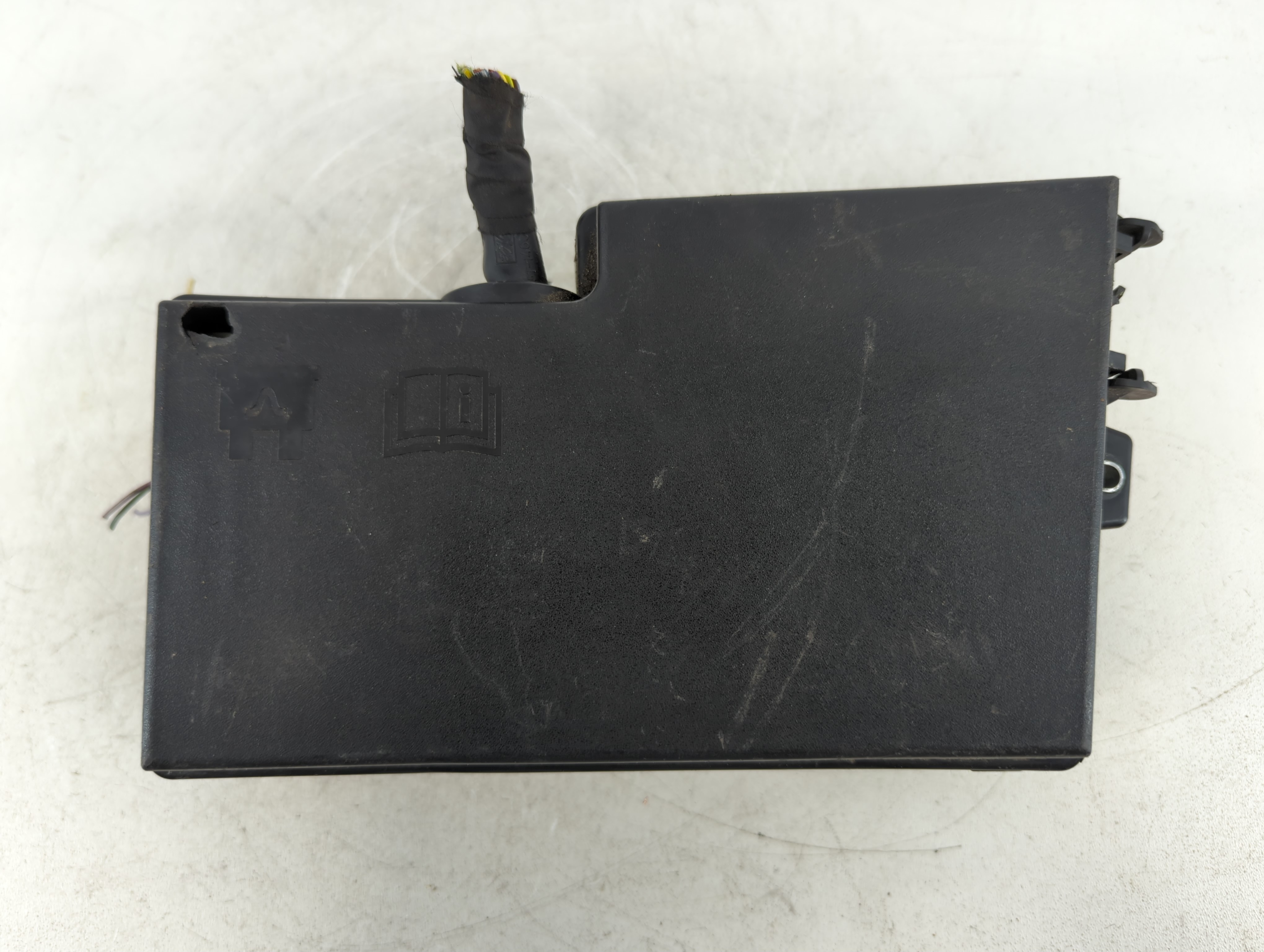2016-2016 Ford Focus Fusebox Fuse Box Relay Module Av6t-14a067-ad 1086011 - Oemusedautoparts1.com