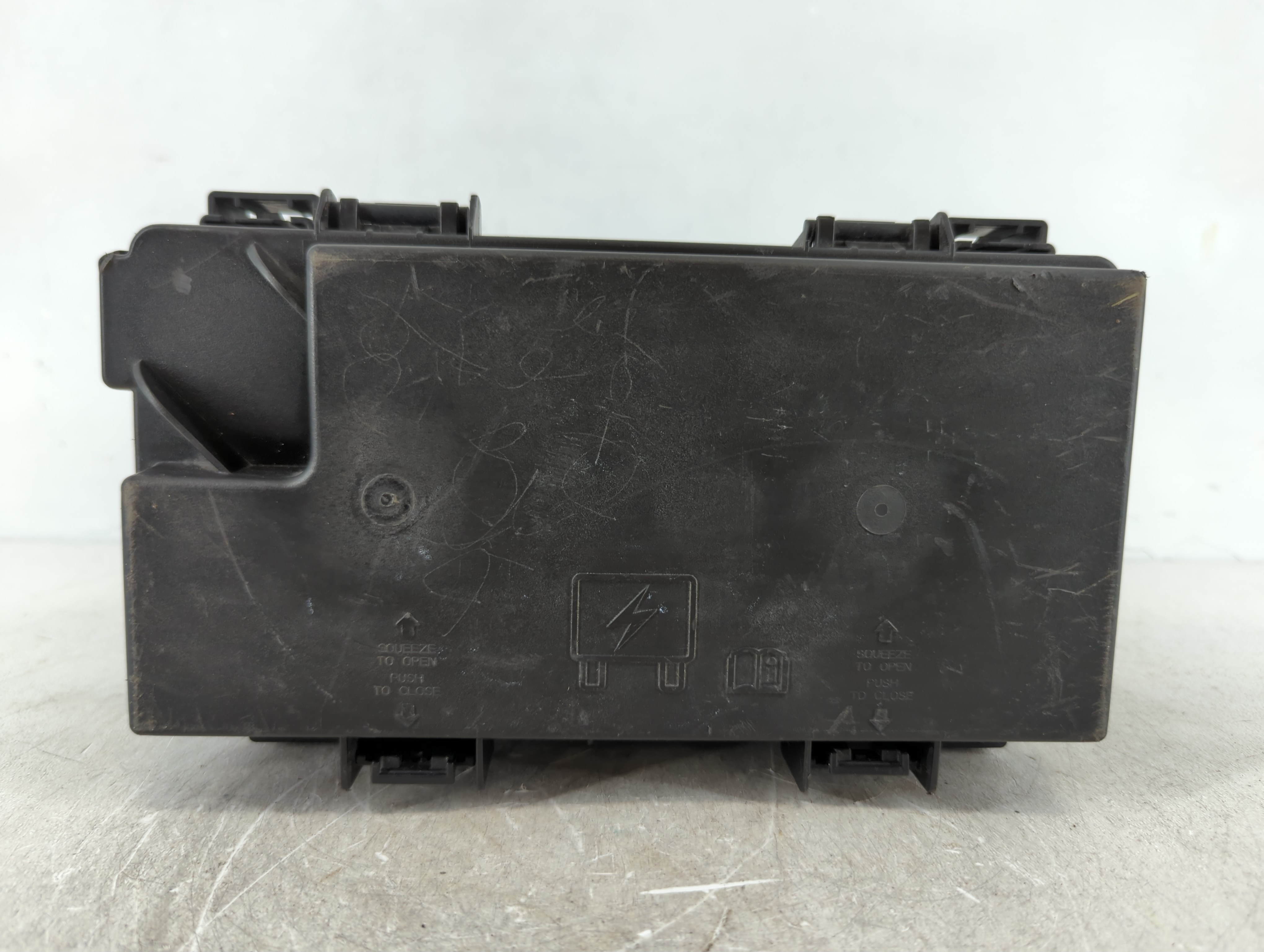 Picture of Dodge Caravan Fusebox Fuse Box Relay Module Tipm 68239606aa 1086013
