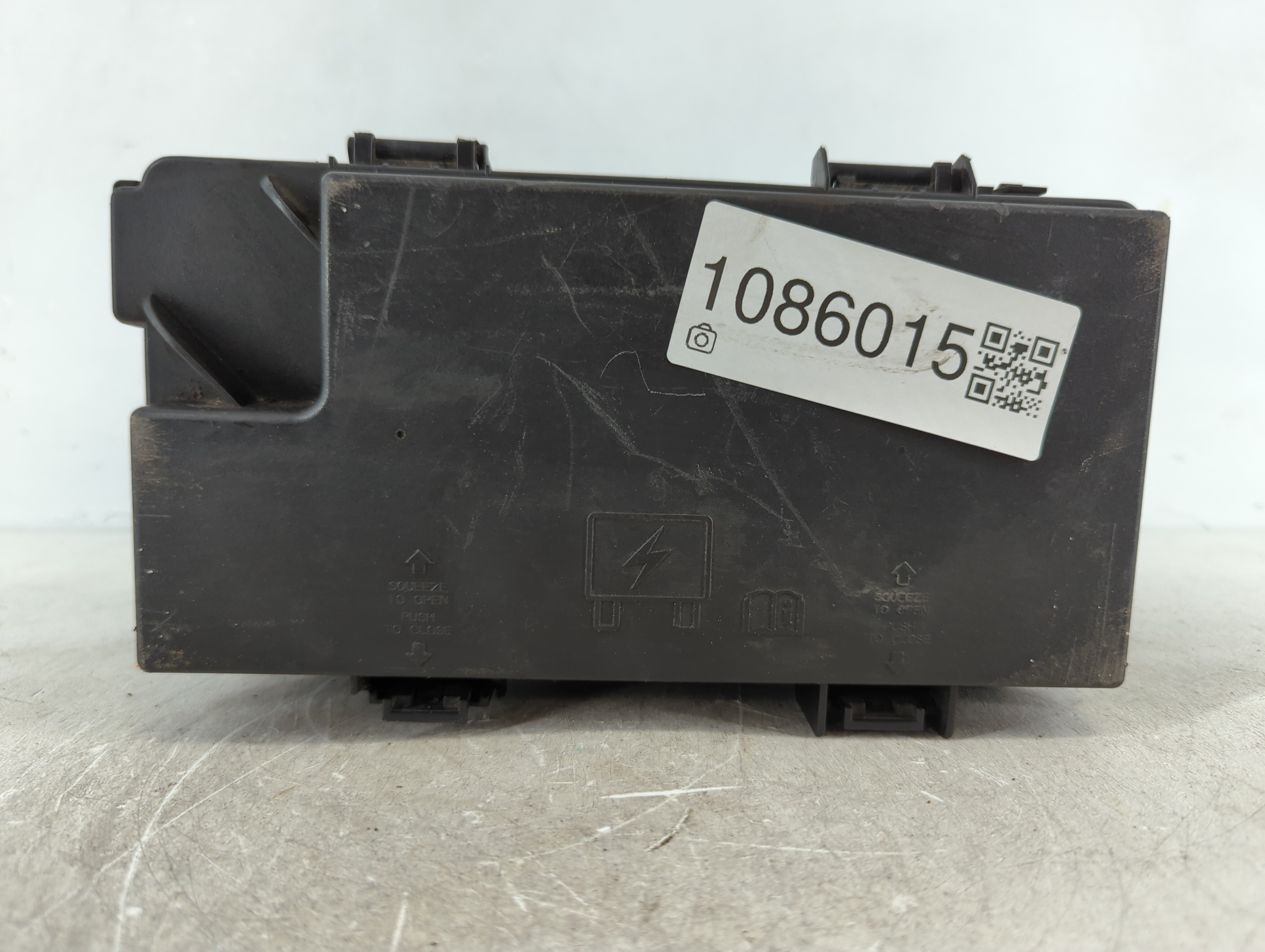 Picture of Dodge Caravan Fusebox Fuse Box Relay Module Tipm 68217405aa 1086015
