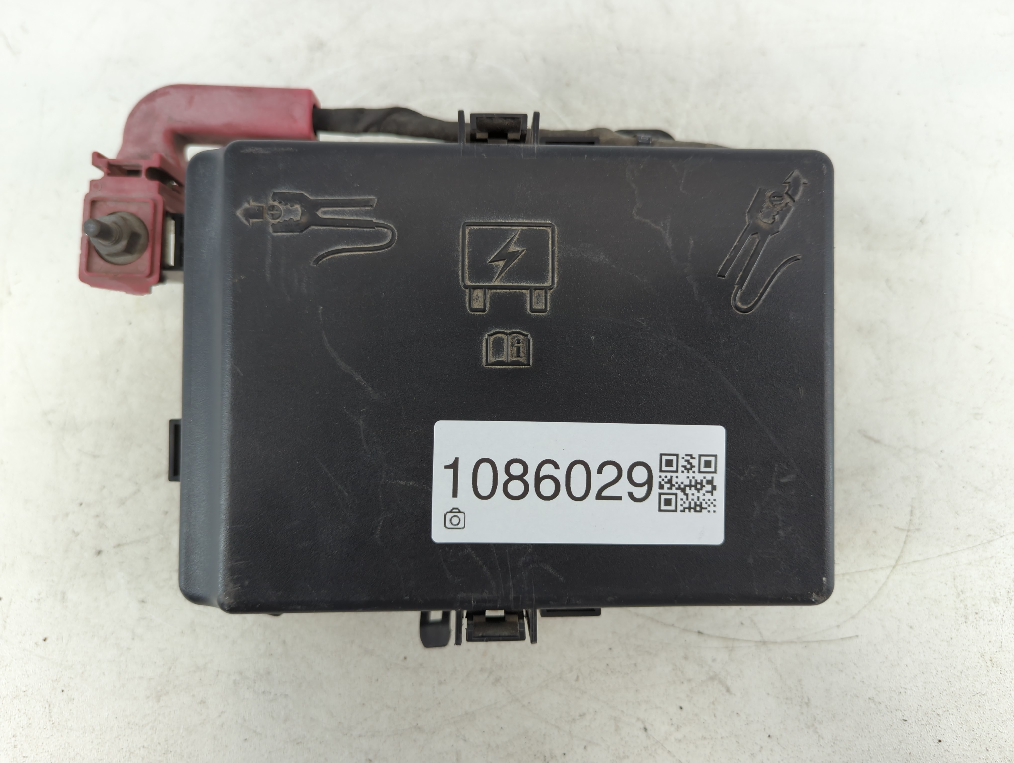 2015-2015 Chrysler 300 Fusebox Fuse Box Relay Module P68213778ac 1086029 - Oemusedautoparts1.com