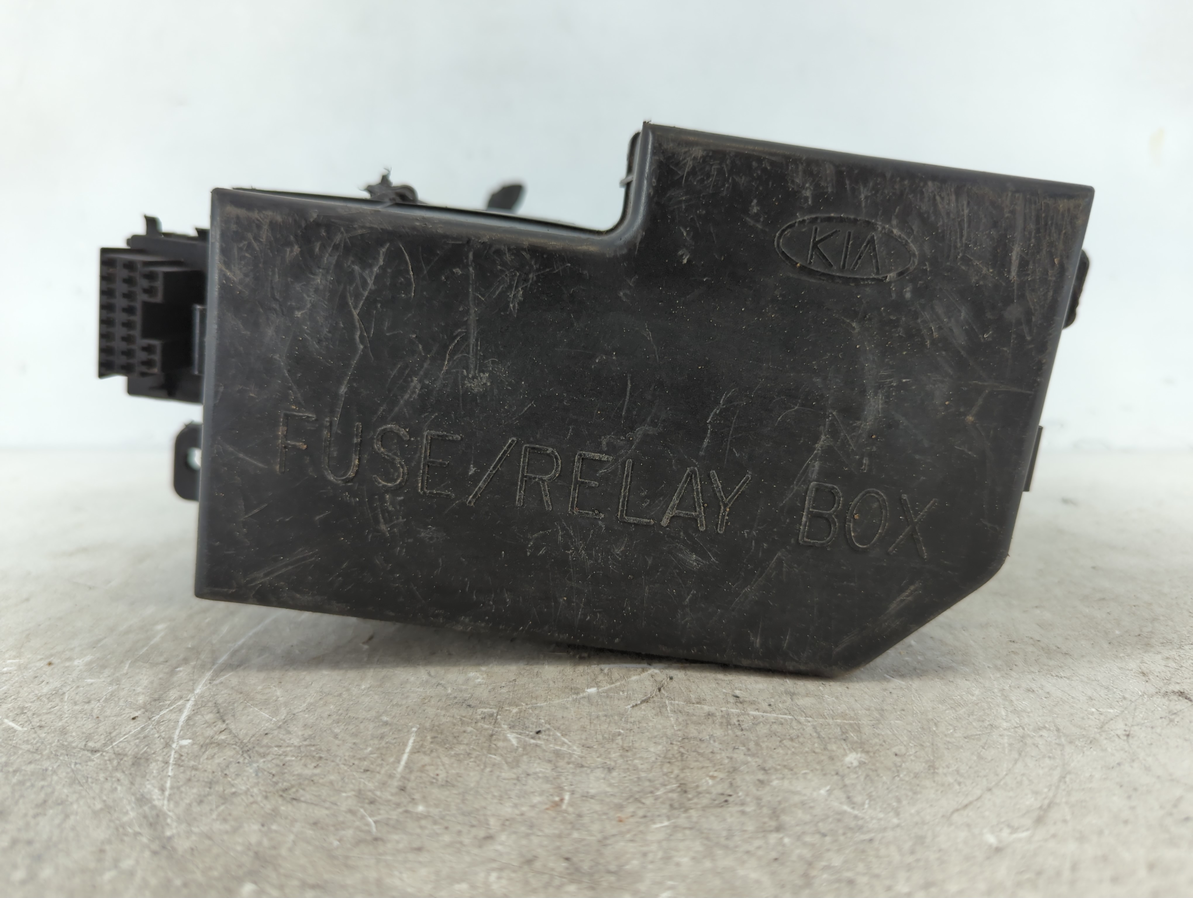 2001-2005 Kia Rio Fusebox Fuse Box Relay Module 0k30a-87-b11 1086032 - Oemusedautoparts1.com