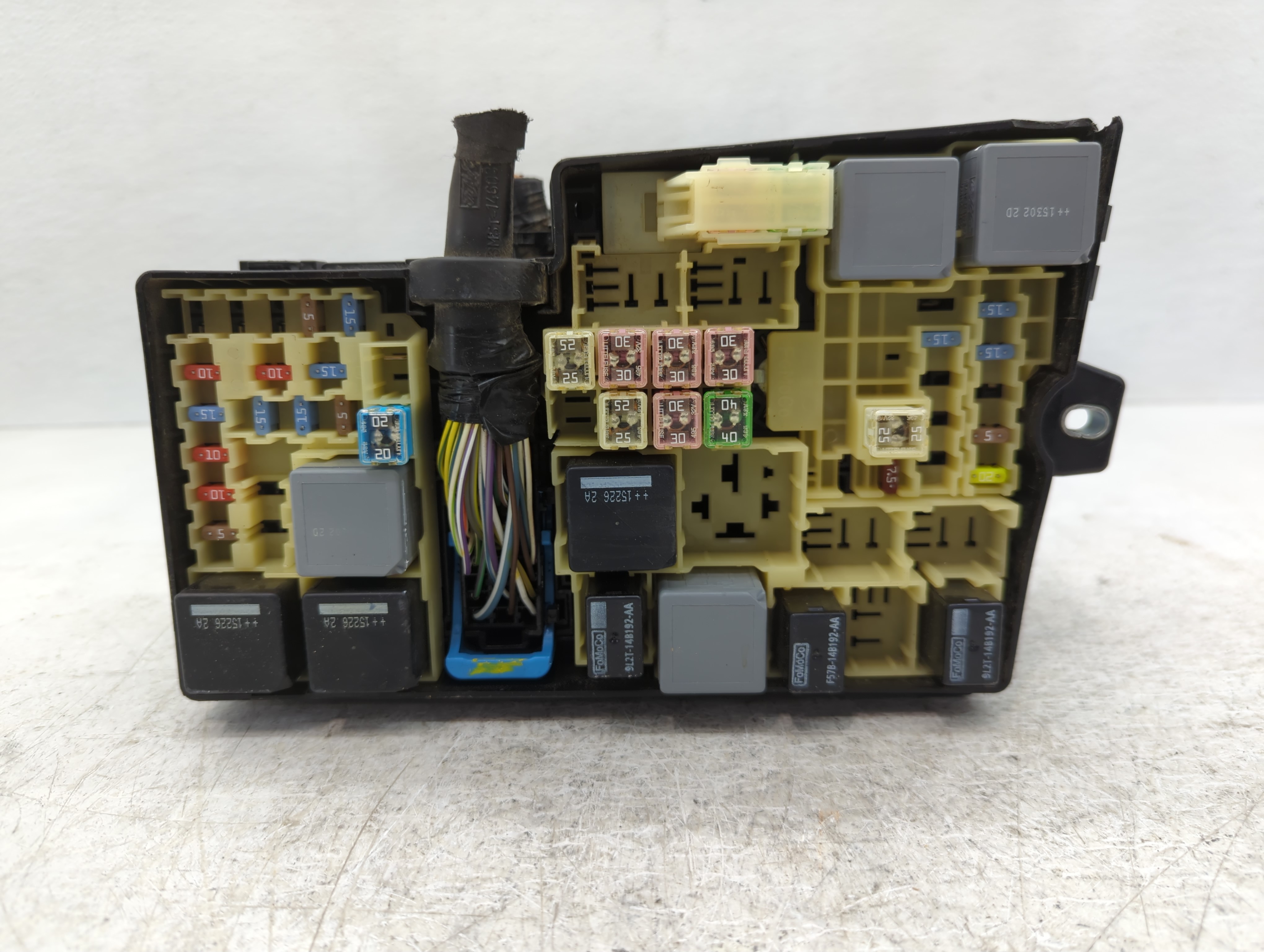2015-2015 Ford Focus Fusebox Fuse Box Relay Module Av6t-14a142-ab 1086101 - Oemusedautoparts1.com