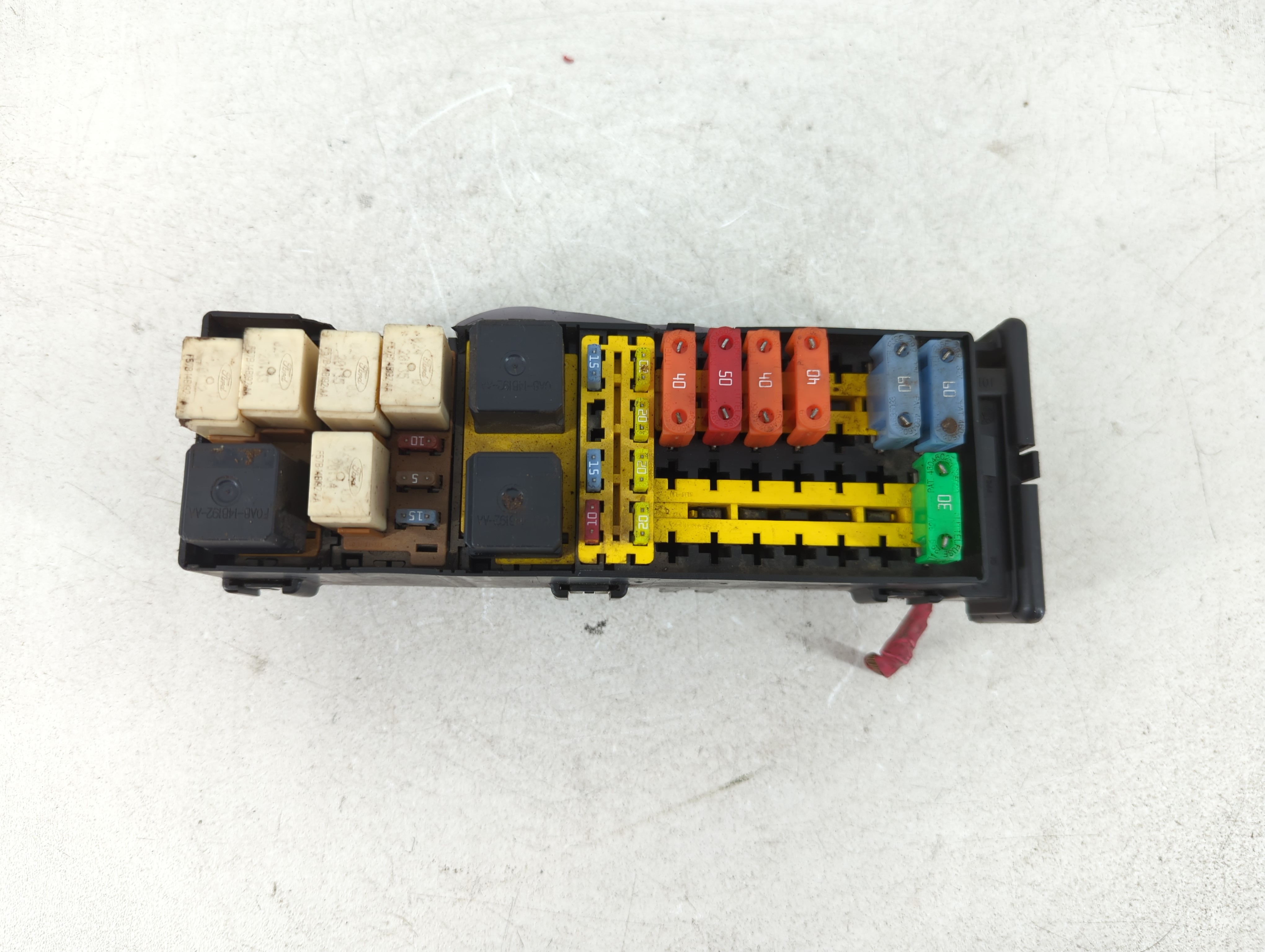 2002-2004 Ford Taurus Fusebox Fuse Box Relay Module F6db 148176-aa 1086132 - Oemusedautoparts1.com
