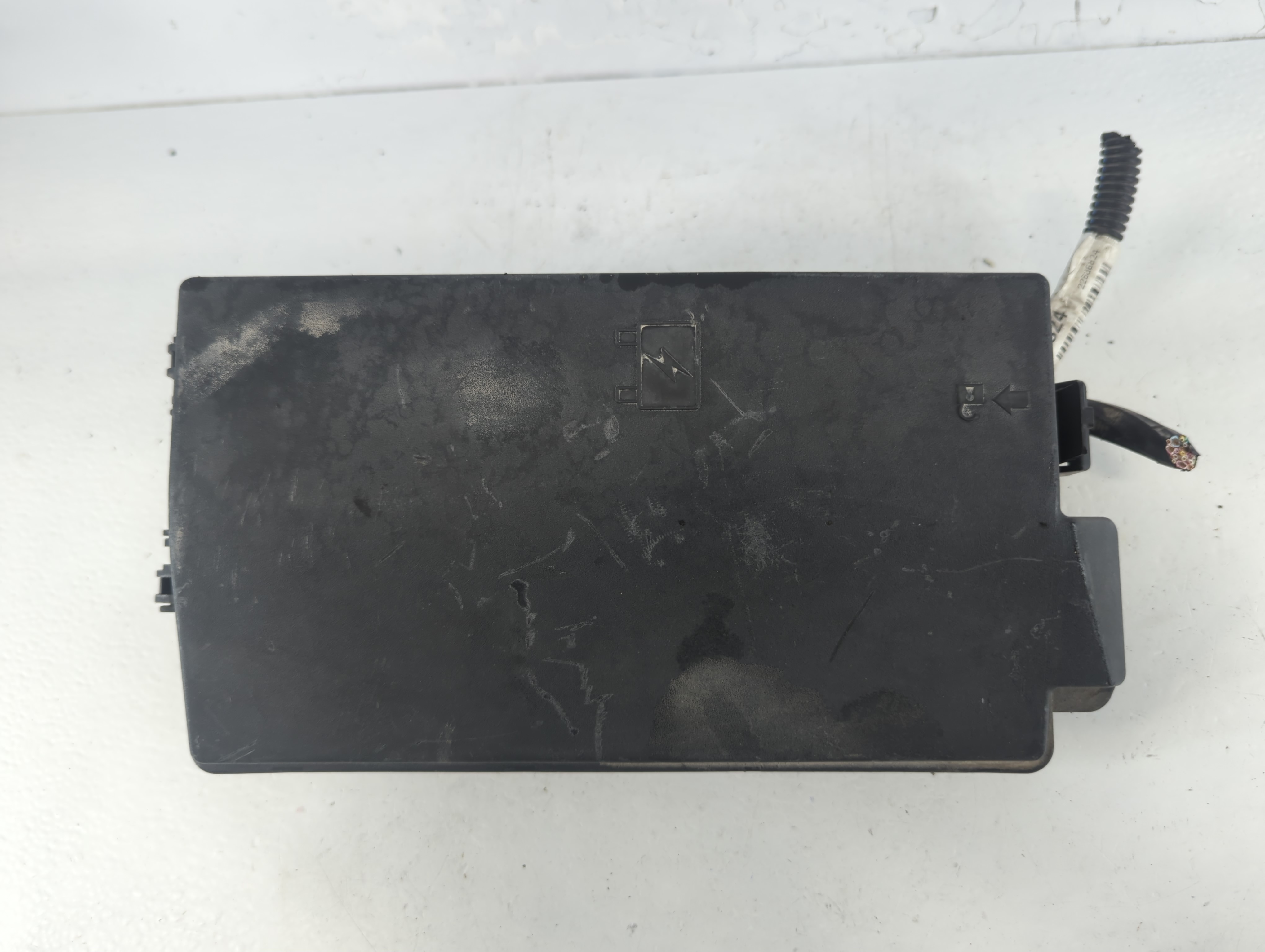 Picture of 2012-2015 Chevrolet Camaro Fusebox Fuse Box Relay Module 22760635 1086214