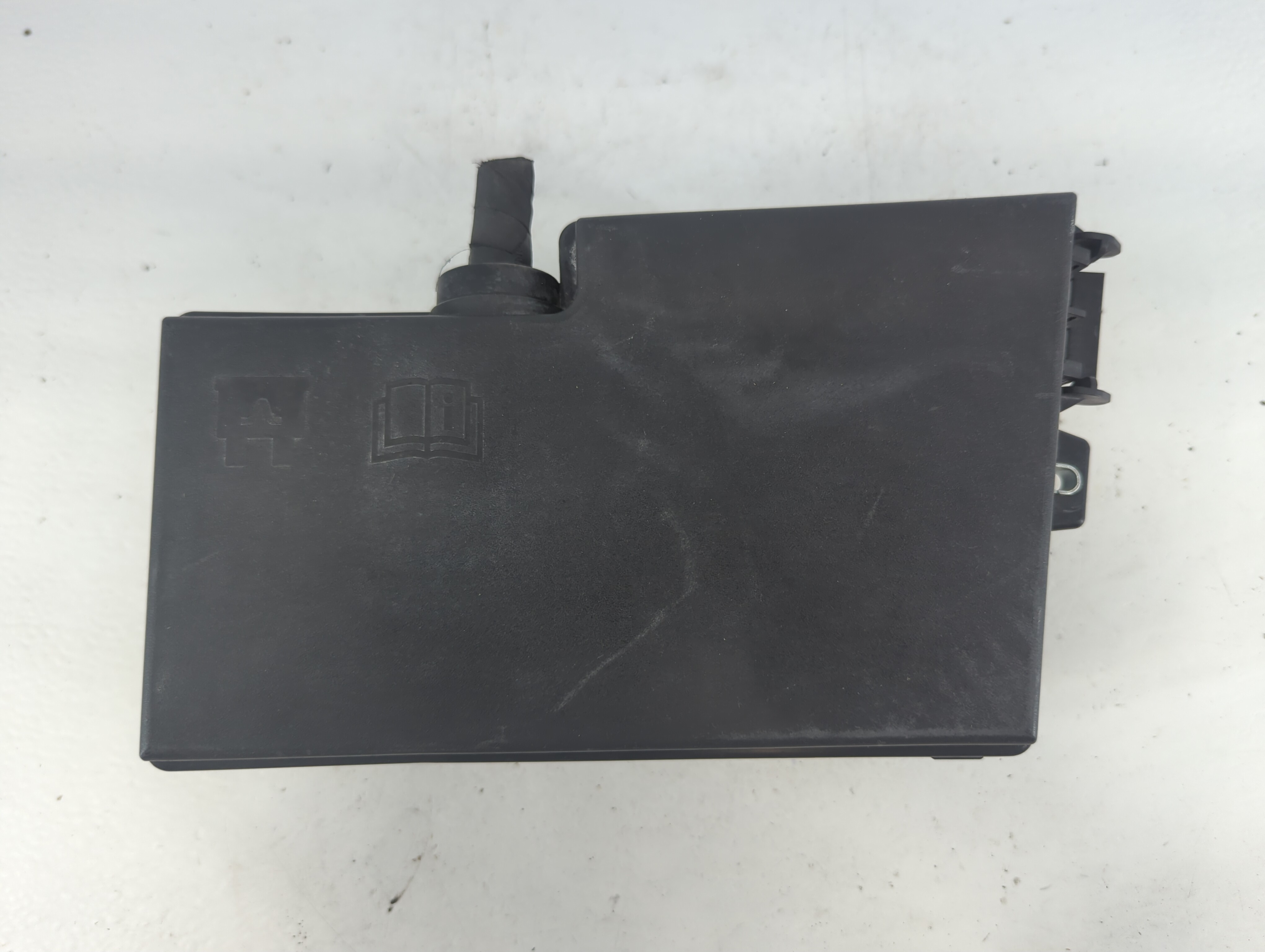 2013-2016 Ford Escape Fusebox Fuse Box Relay Module Av6t-14a067-ad 1086254 - Oemusedautoparts1.com