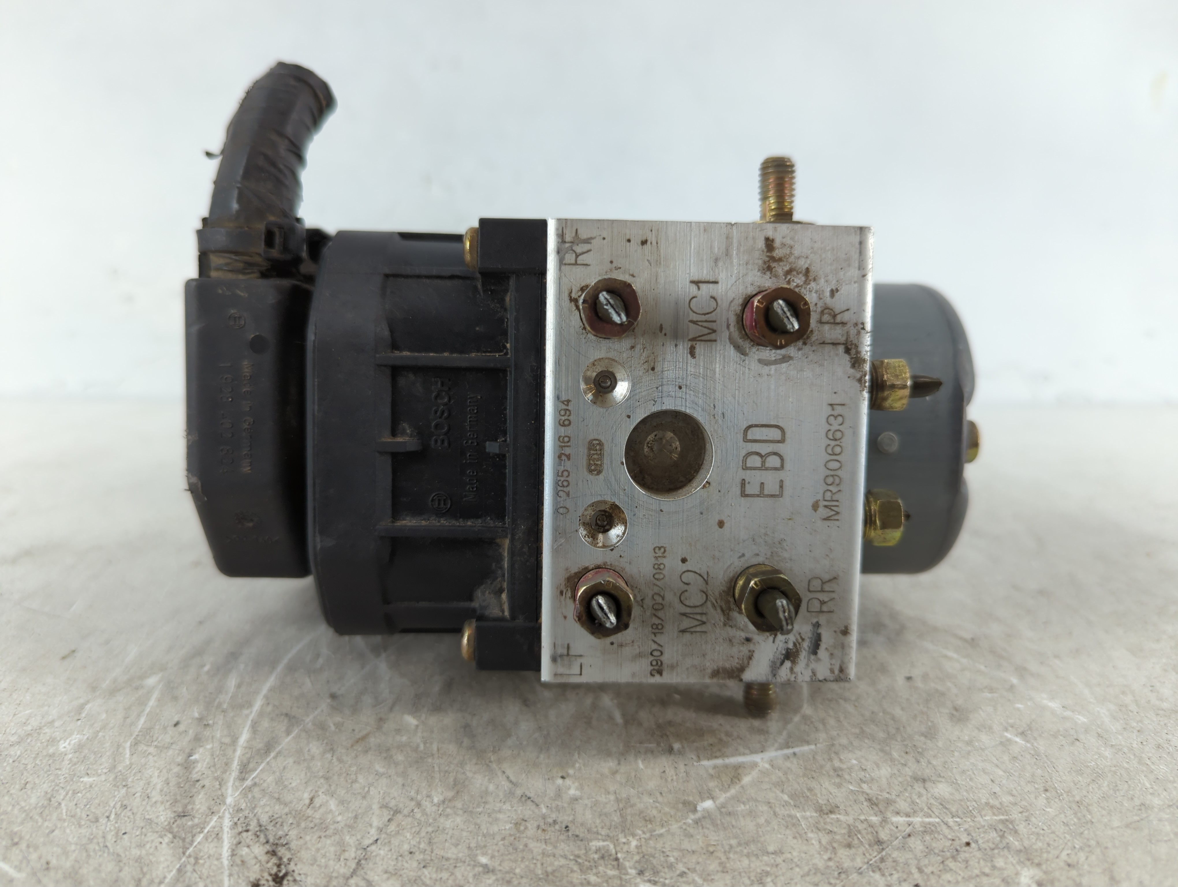 2002-2004 Mitsubishi Diamante Abs Pump Control Module 1086298 - Oemusedautoparts1.com