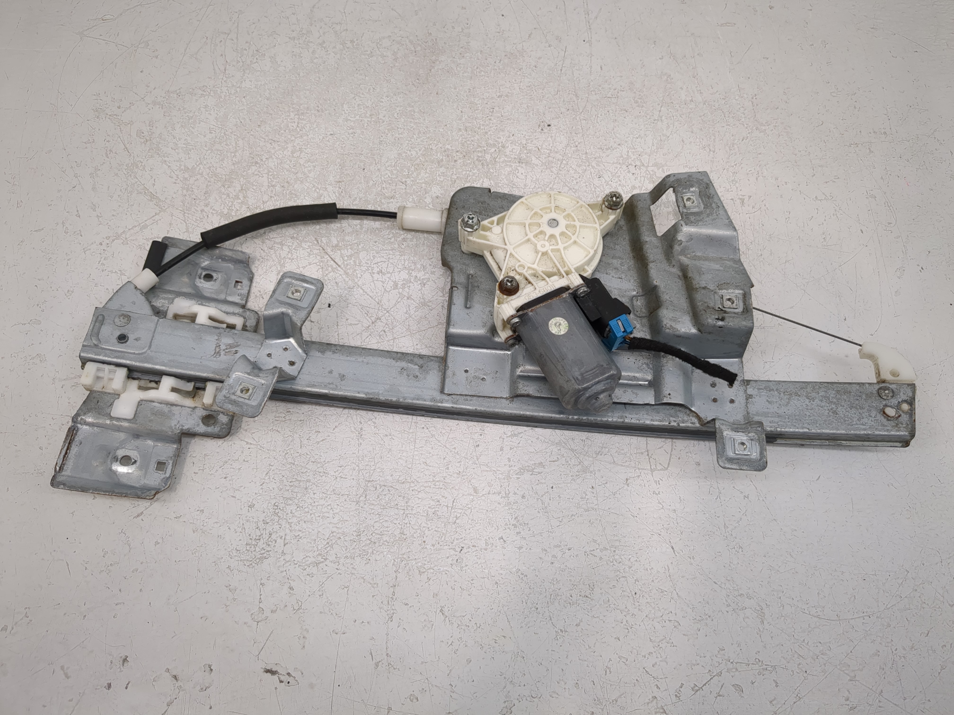 2006-2011 Buick Lucerne Driver Left Front Window Regulator 1086331 - Oemusedautoparts1.com