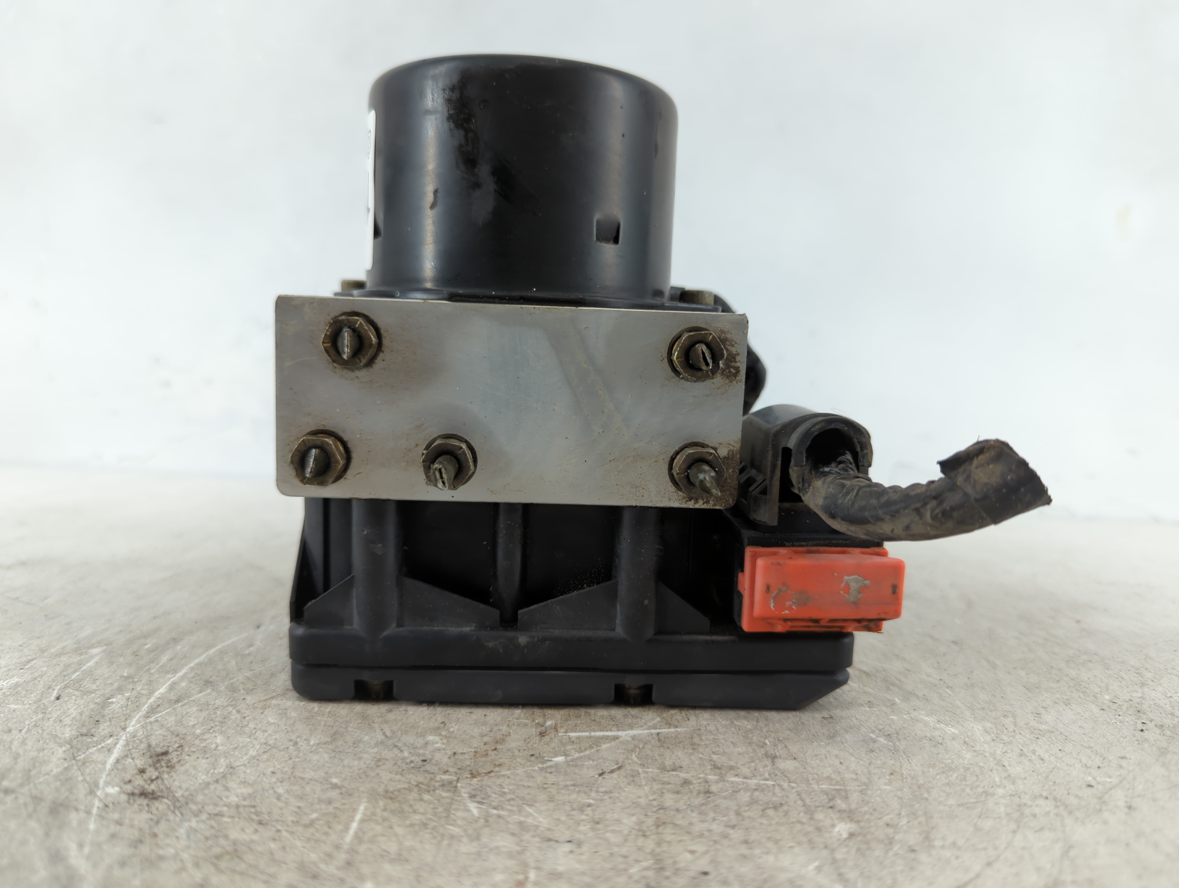2001-2002 Nissan Xterra Abs Pump Control Module 1086351 - Oemusedautoparts1.com