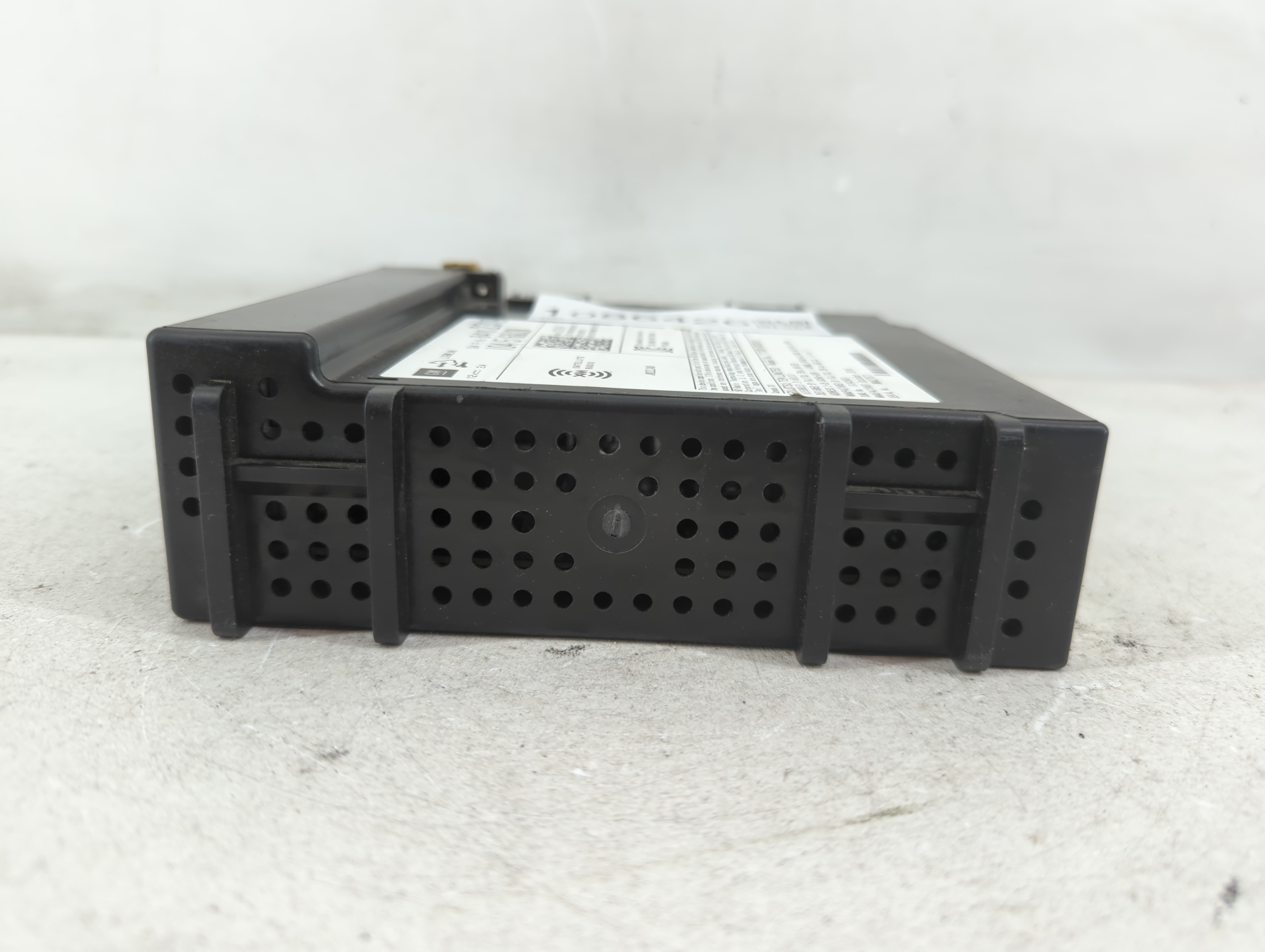2017-2018 Chevrolet Silverado 1500 Am Fm Cd Player Radio Receiver 1086426 - Oemusedautoparts1.com