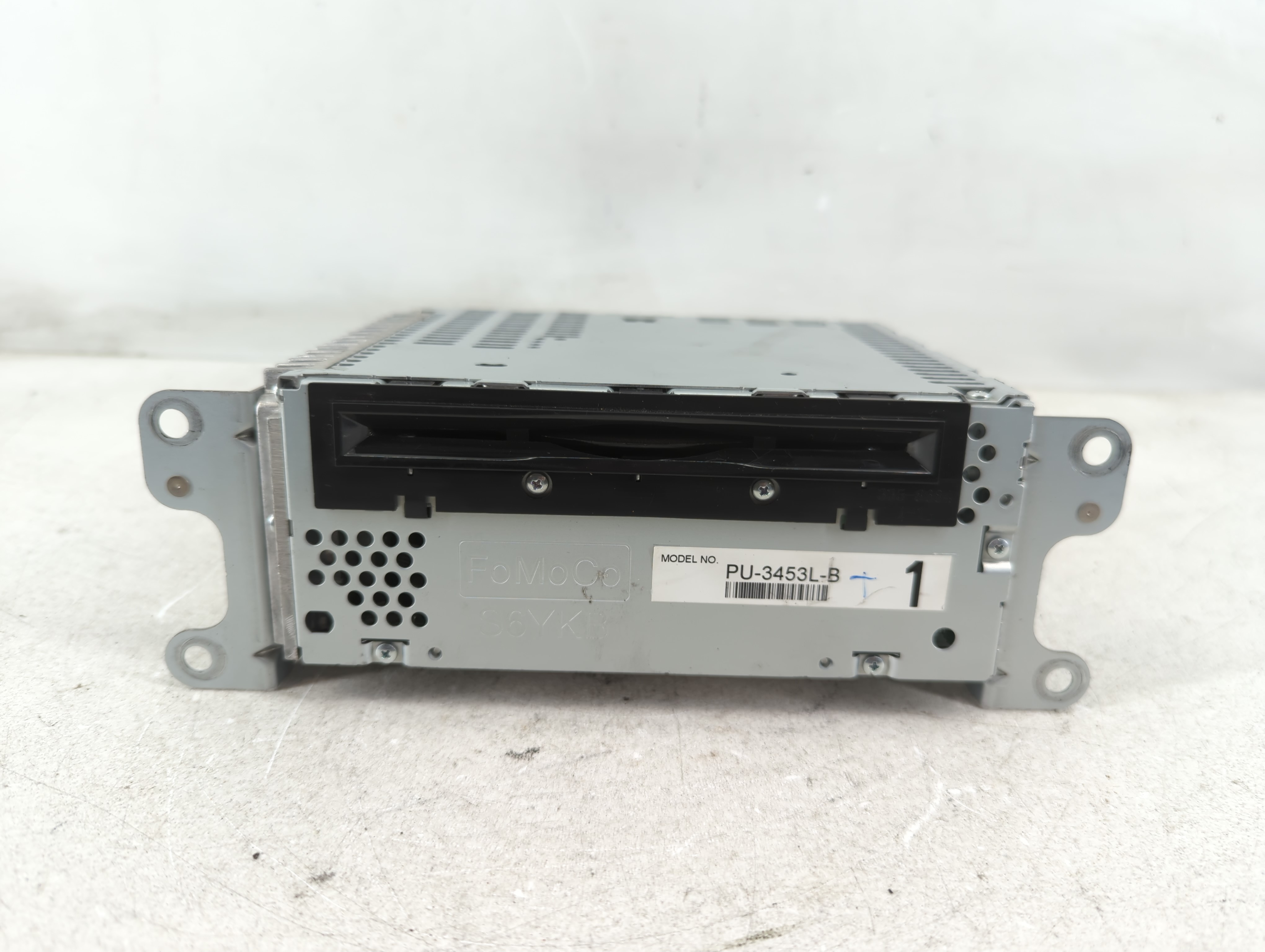 2012-2012 Ford Edge Am Fm Cd Player Radio Receiver 1086461 - Oemusedautoparts1.com