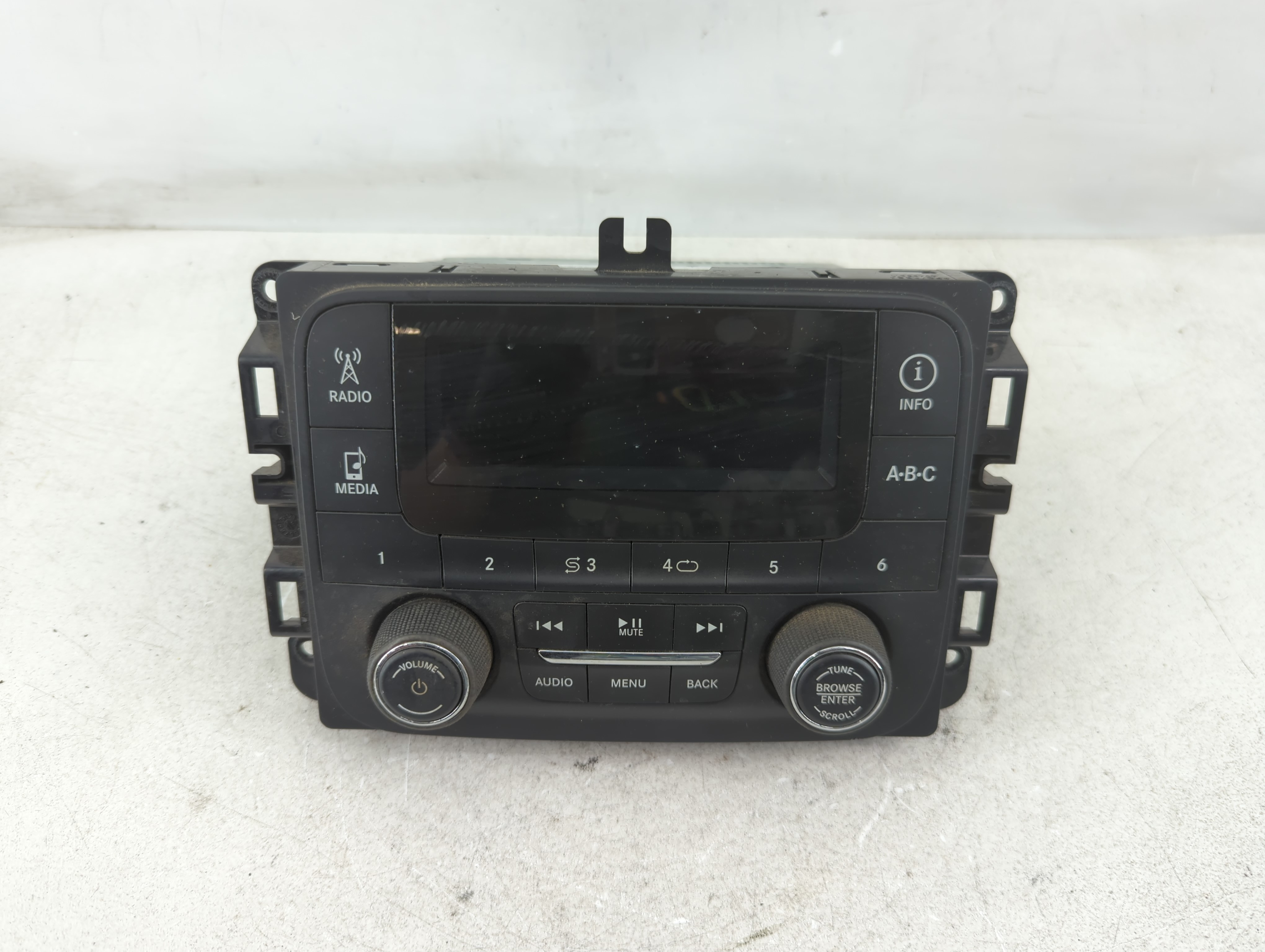 Dodge Ram 1500 Am Fm Cd Player Radio Receiver 1086501 - Oemusedautoparts1.com