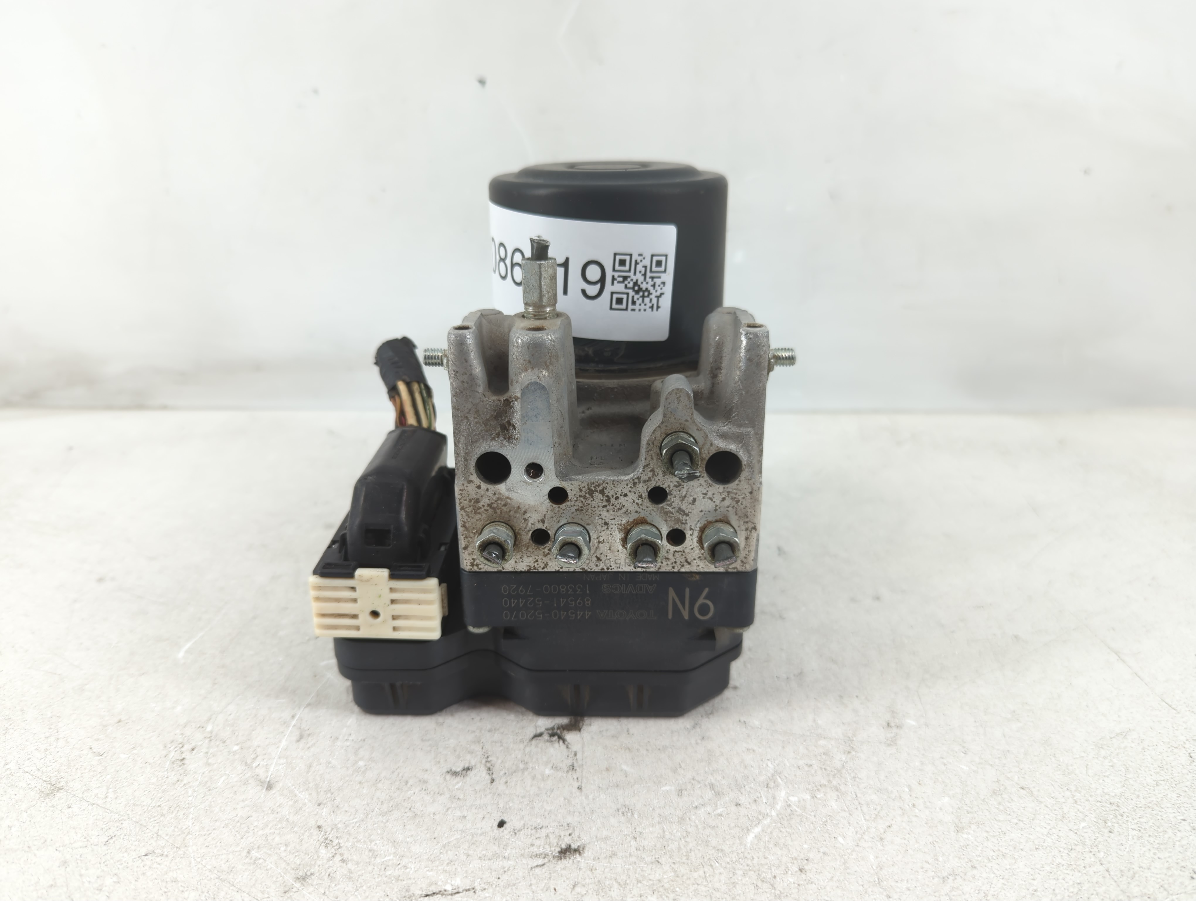 Picture of 2004-2005 Scion Xb Abs Pump Control Module 1086519