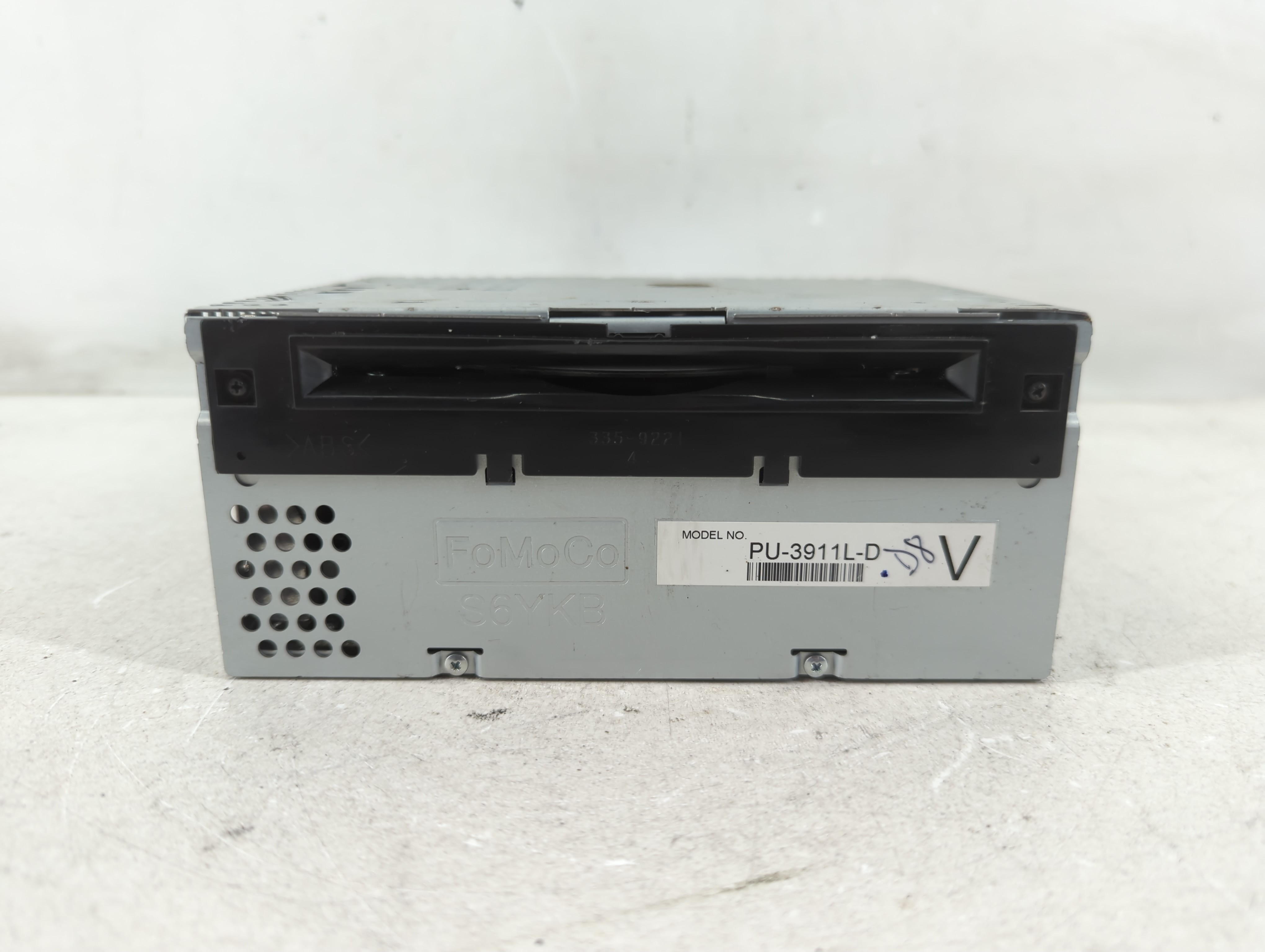 2015-2015 Ford Explorer Am Fm Cd Player Radio Receiver 1086541 - Oemusedautoparts1.com