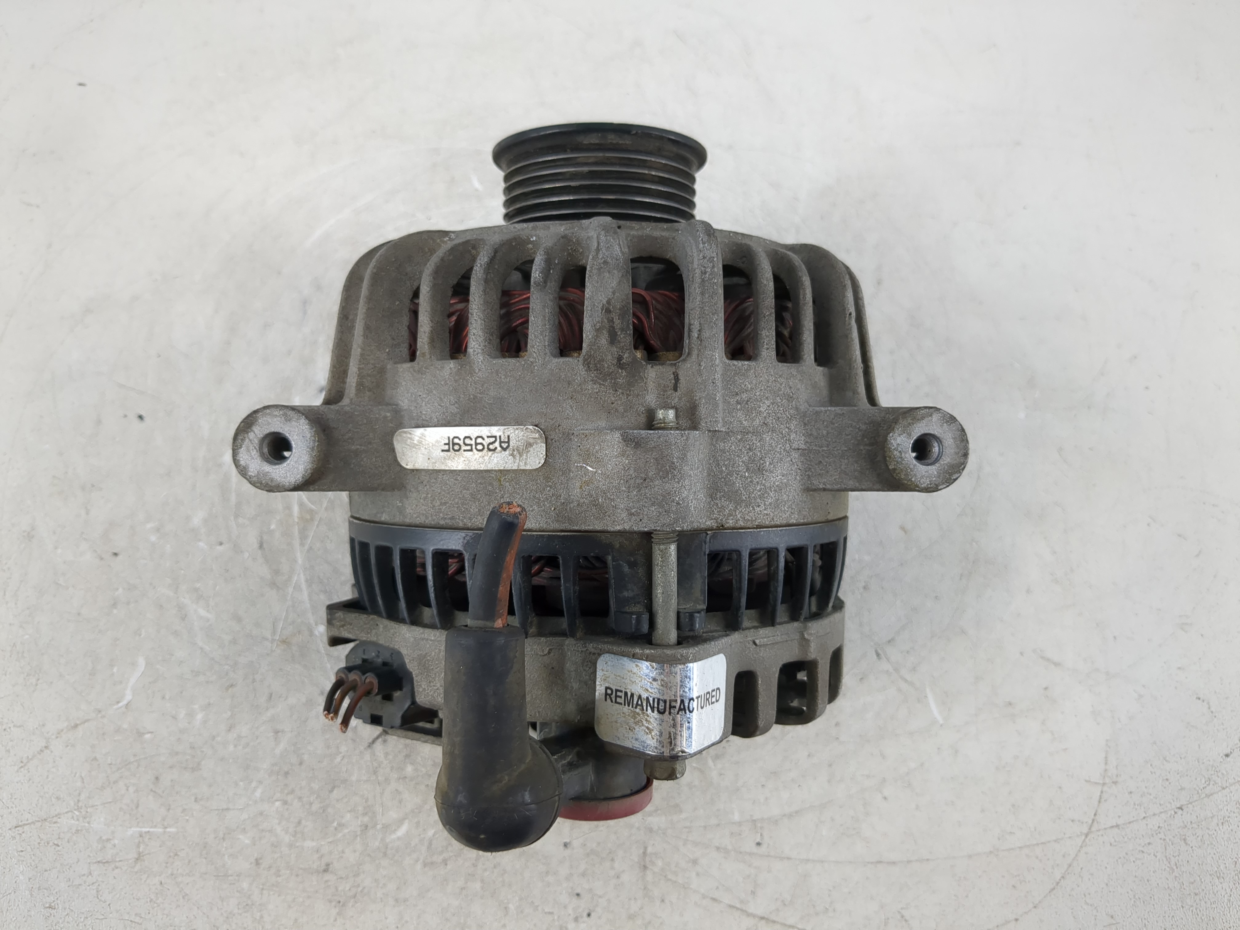 Picture of 2003 Ford Expedition Alternator Generator Charging Assembly Engine Oem 1086546