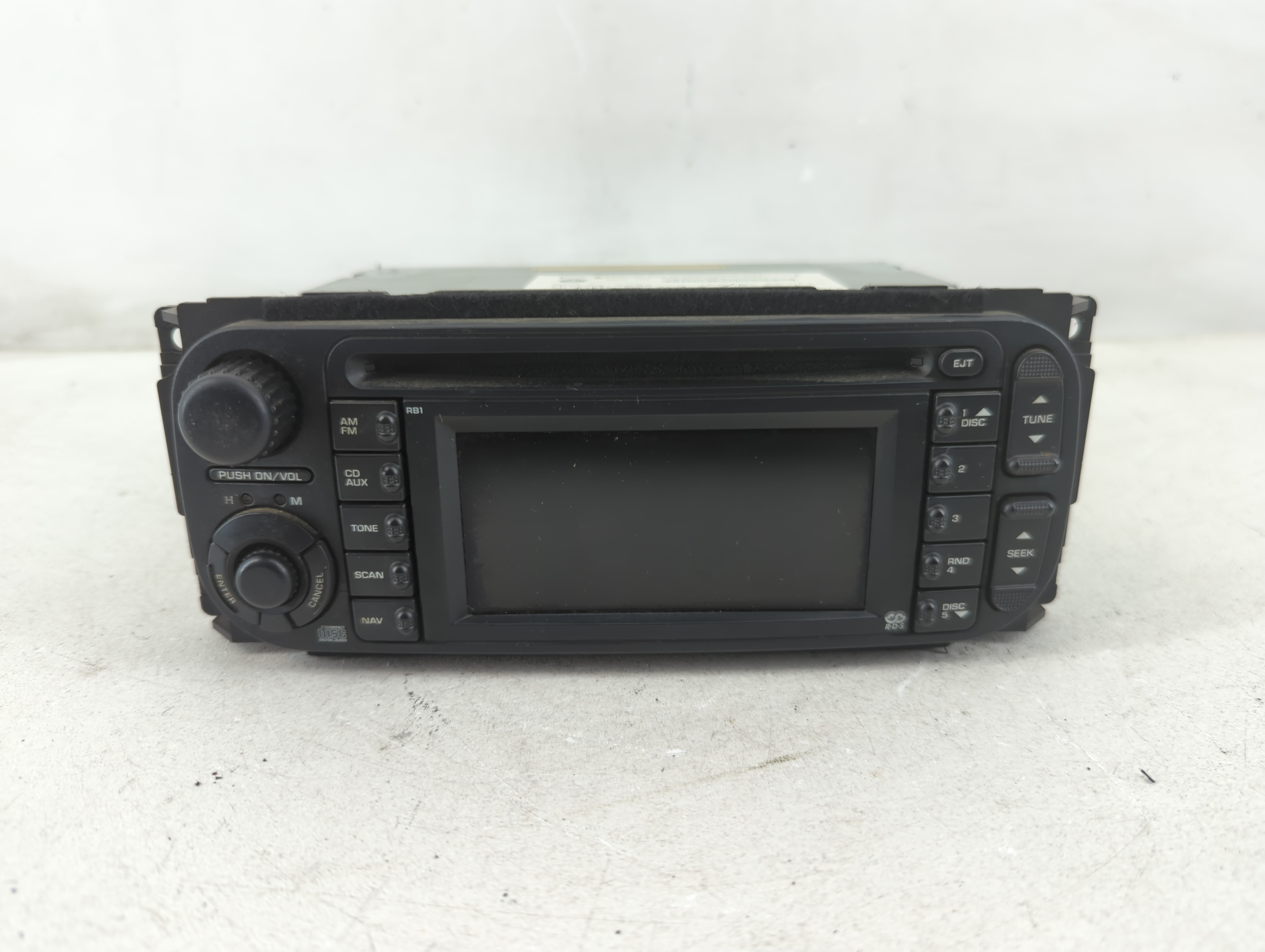 2005-2007 Chrysler Town & Country Am Fm Cd Player Radio Receiver 1086584 - Oemusedautoparts1.com