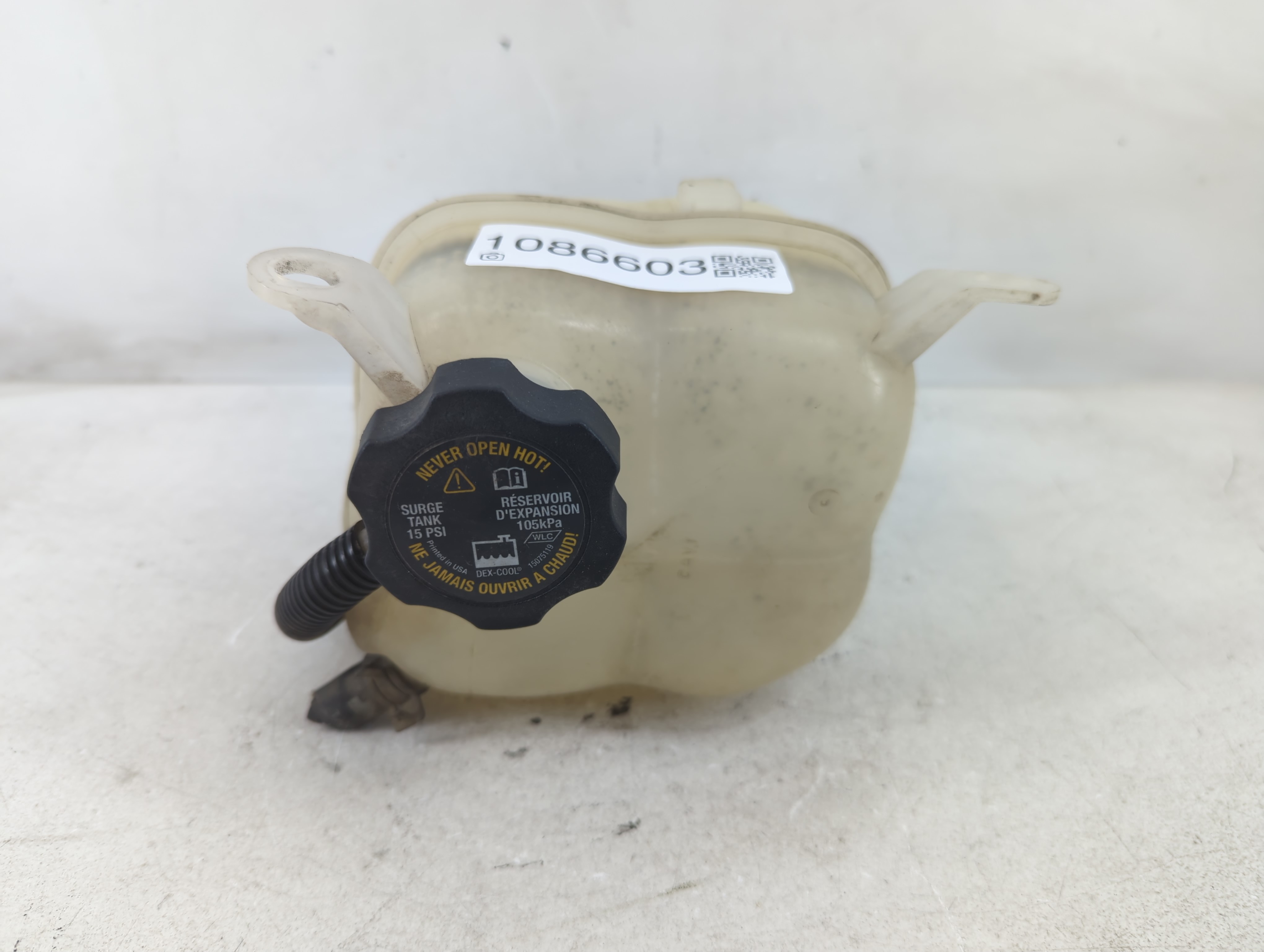 2002-2007 Saturn Vue Windshield Washer Fluid Reservoir Bottle Oem 1086603 - Oemusedautoparts1.com