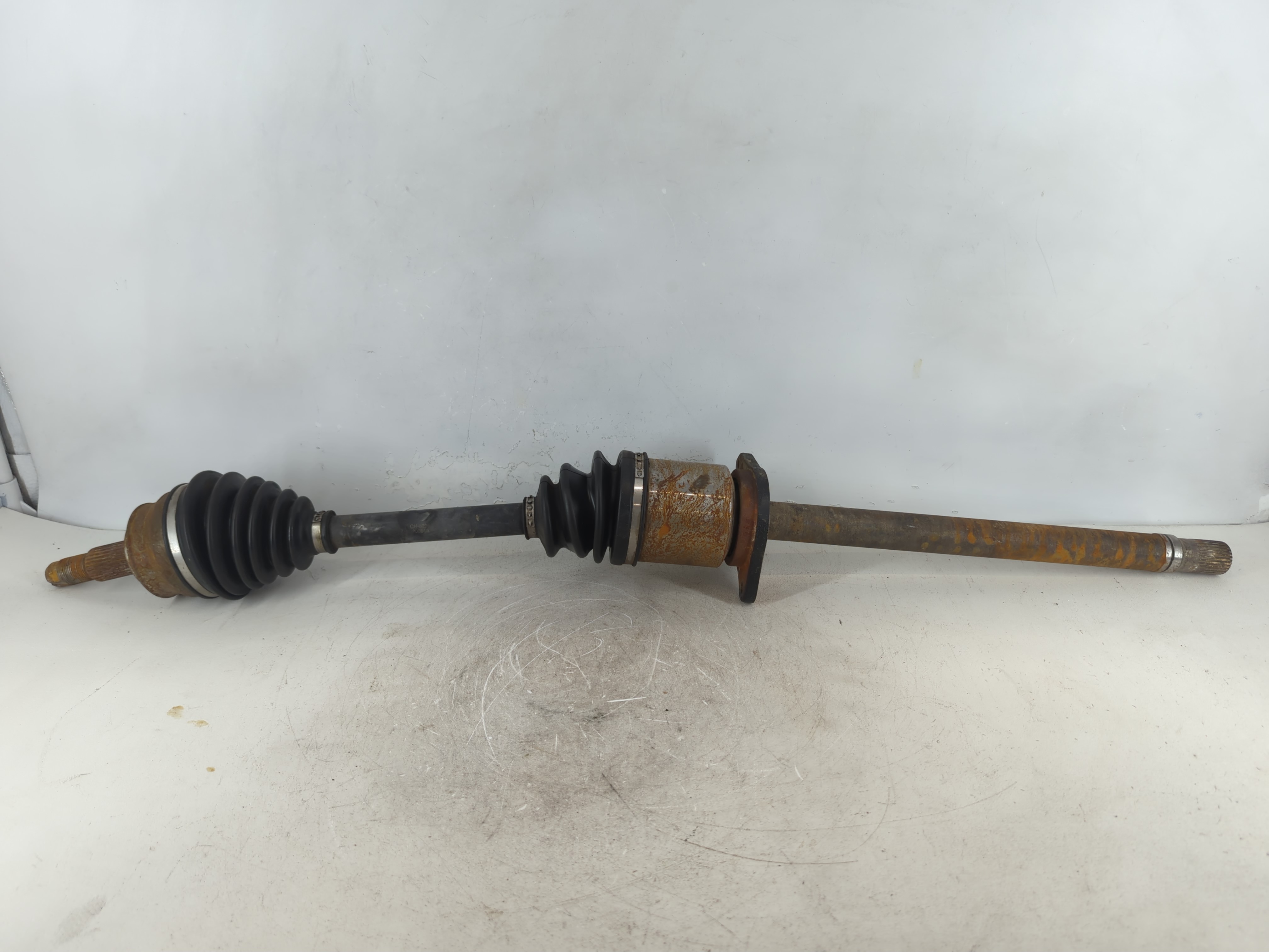 2015-2017 Chrysler 200 Axle Shaft Front Passenger Cv C/v 1086604 - Oemusedautoparts1.com
