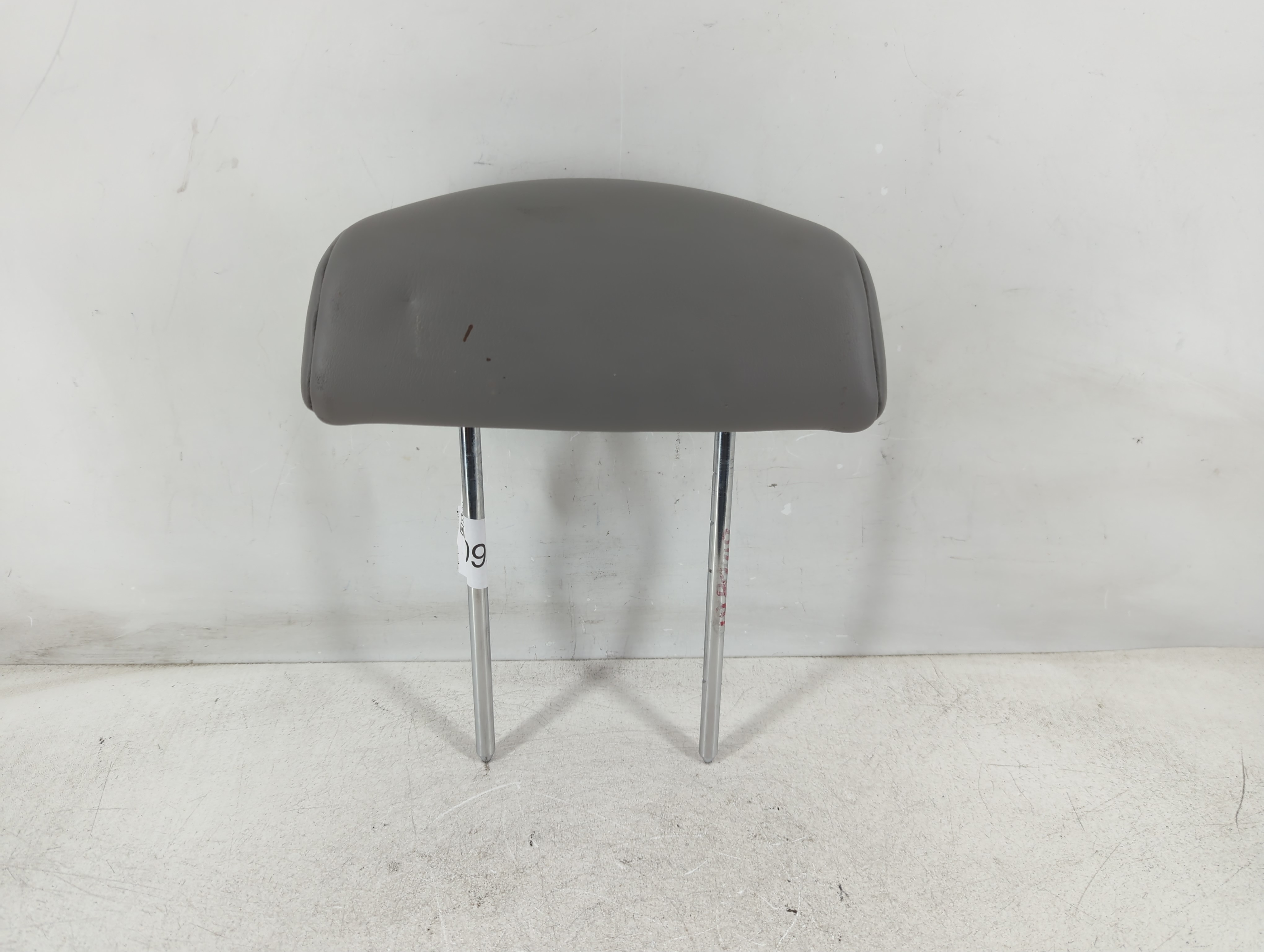 2002-2007 Saturn Vue Headrest Head Rest Rear Seat Grey 1086608 - Oemusedautoparts1.com