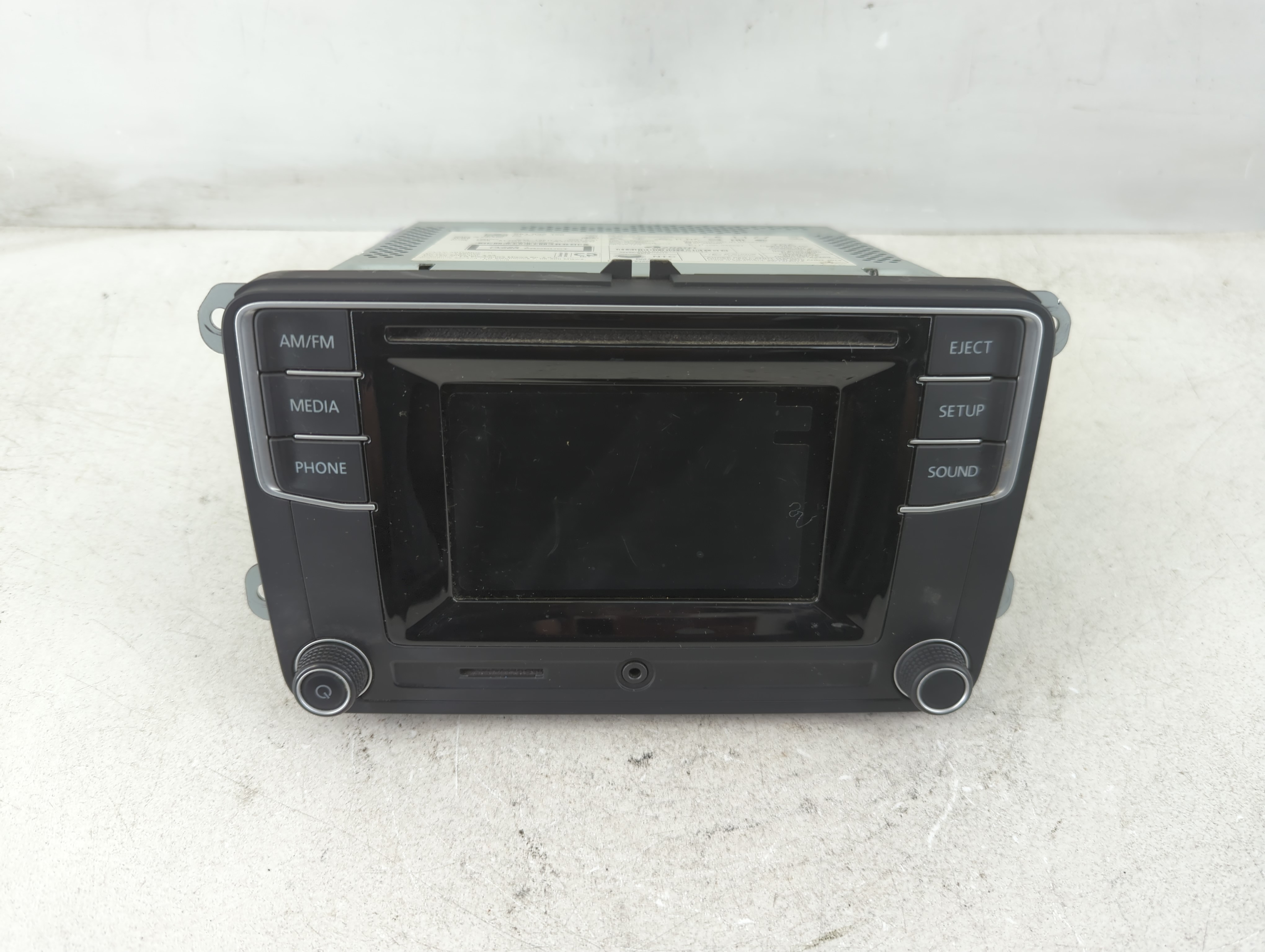 2016-2017 Volkswagen Jetta Am Fm Cd Player Radio Receiver 1086620 - Oemusedautoparts1.com