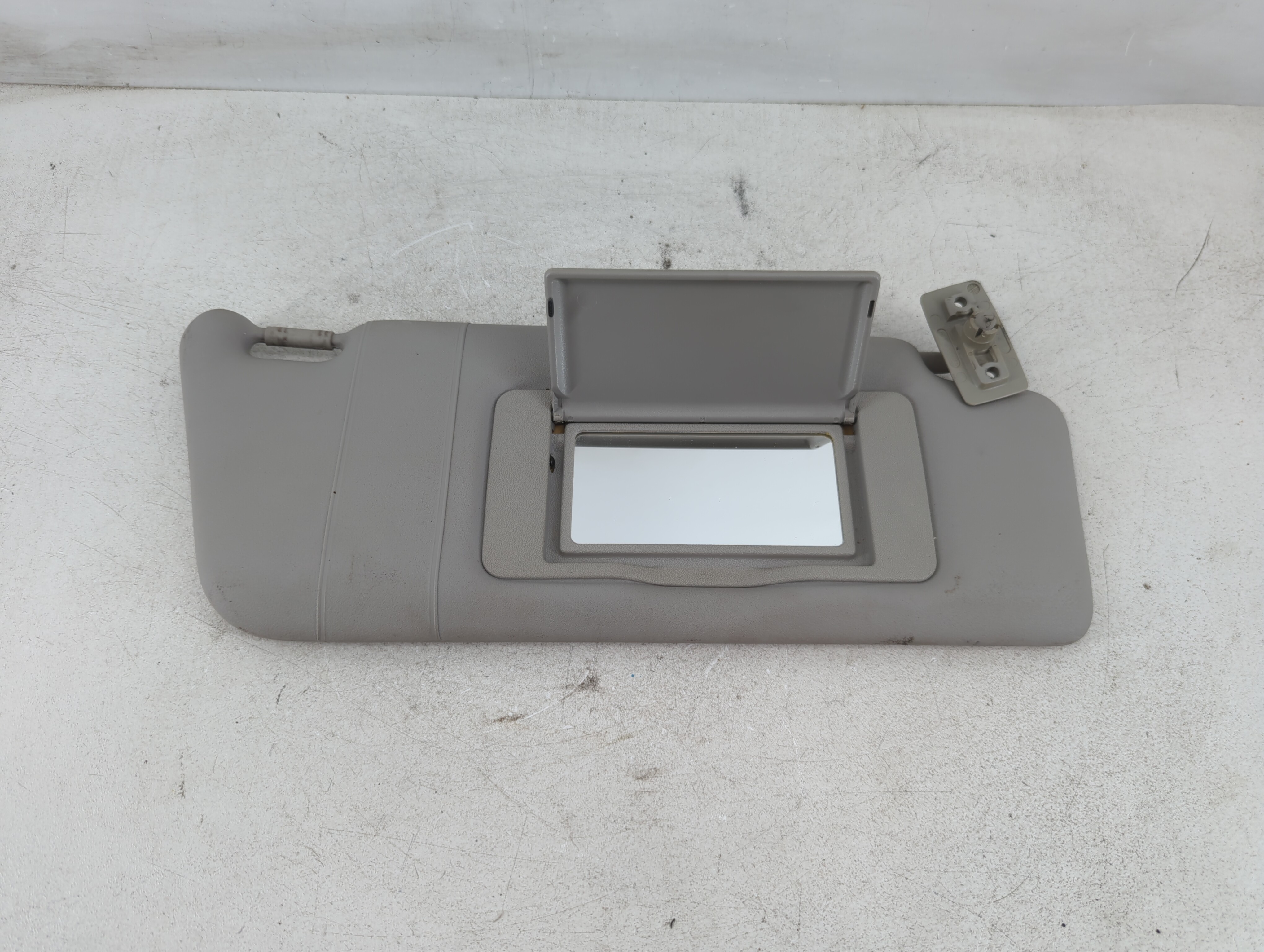 2001-2005 Mercedes-benz C240 Passenger Sun Visor Mirror Right Sunvisor 1086867 - Oemusedautoparts1.com