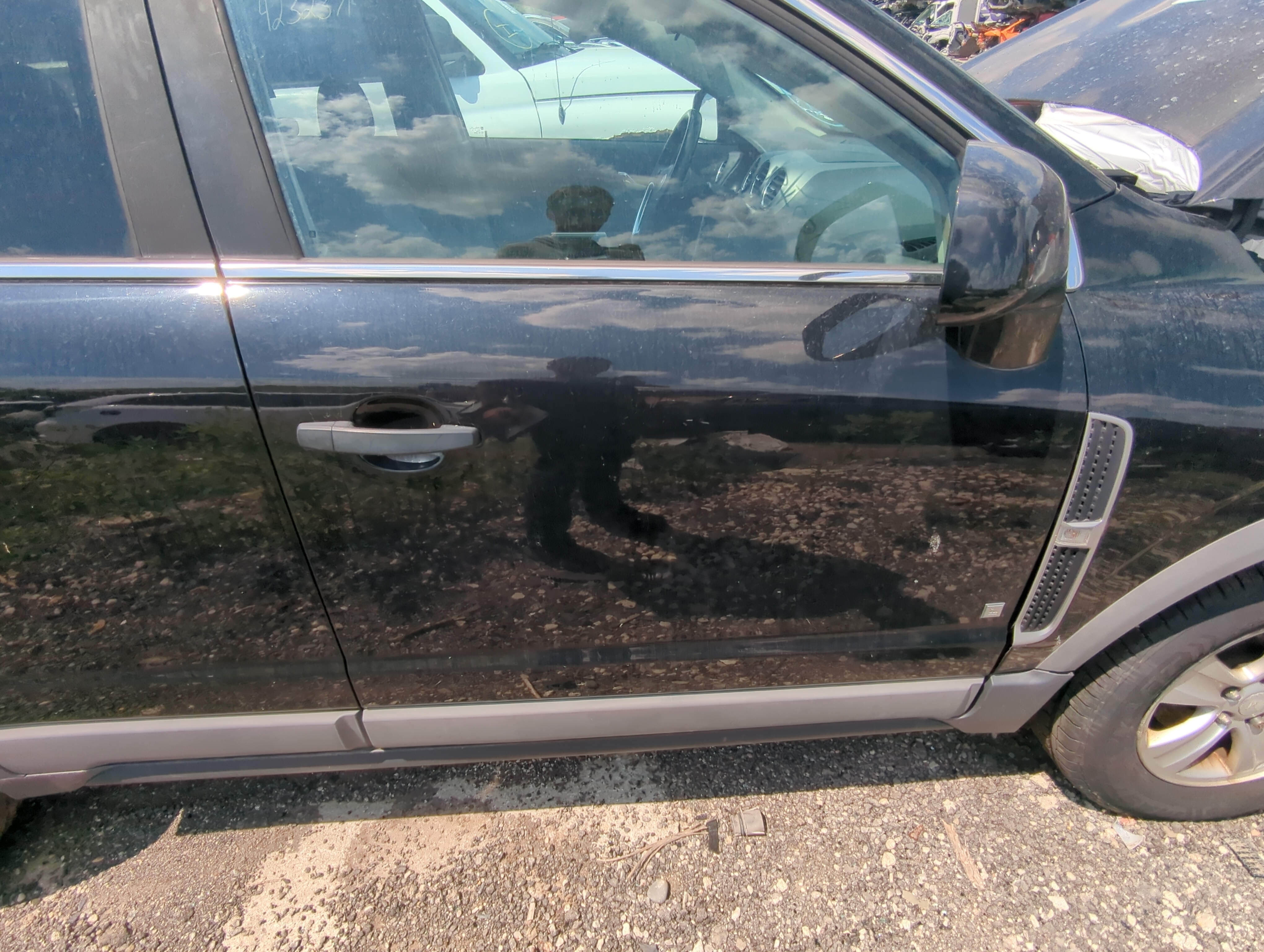 Picture of 2008-2010 Saturn Vue Passenger Front Door Oem 1086938