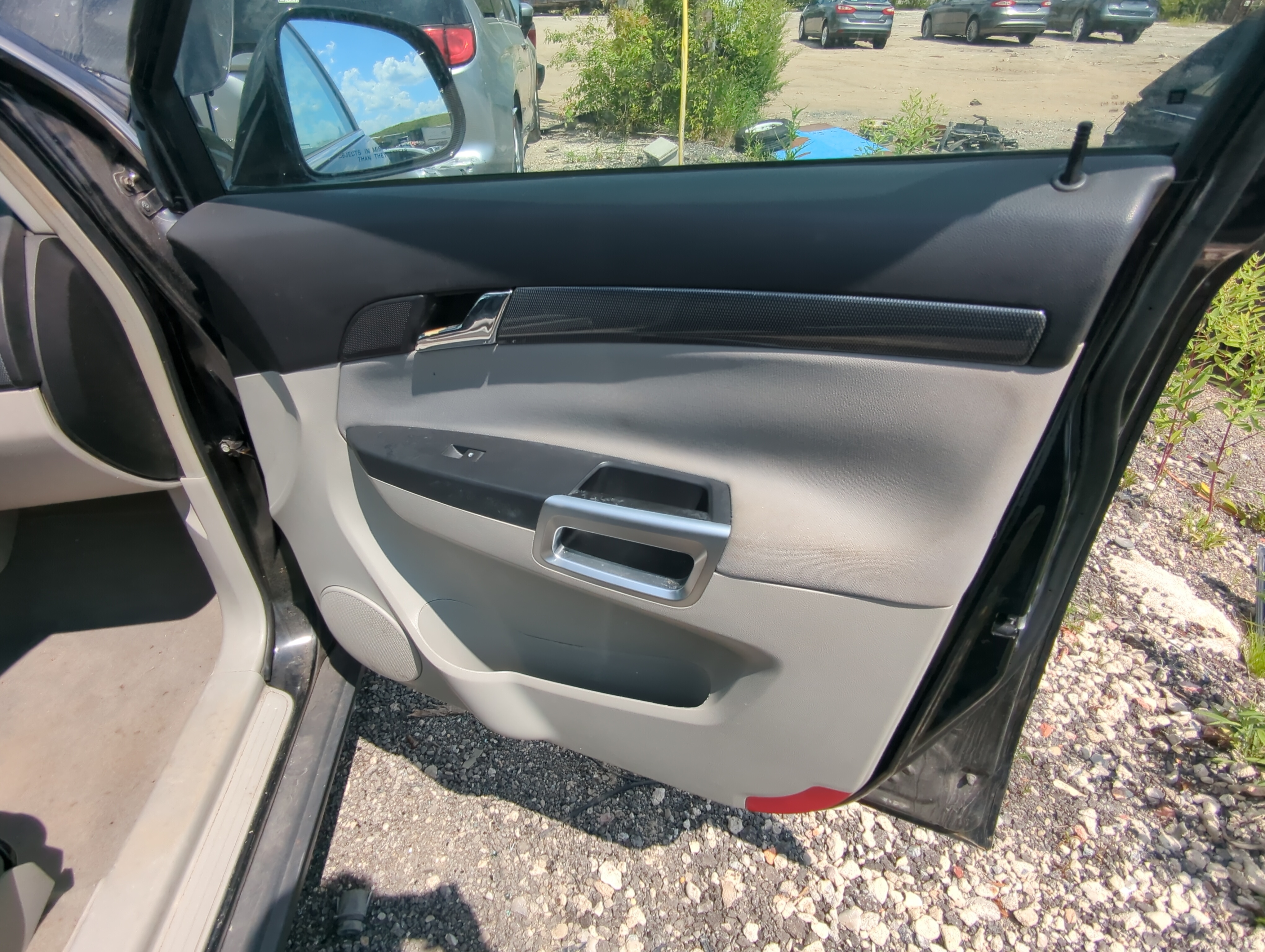 Picture of 2009 Saturn Vue Front Right Passenger Interior Door Panel Trim 1087031