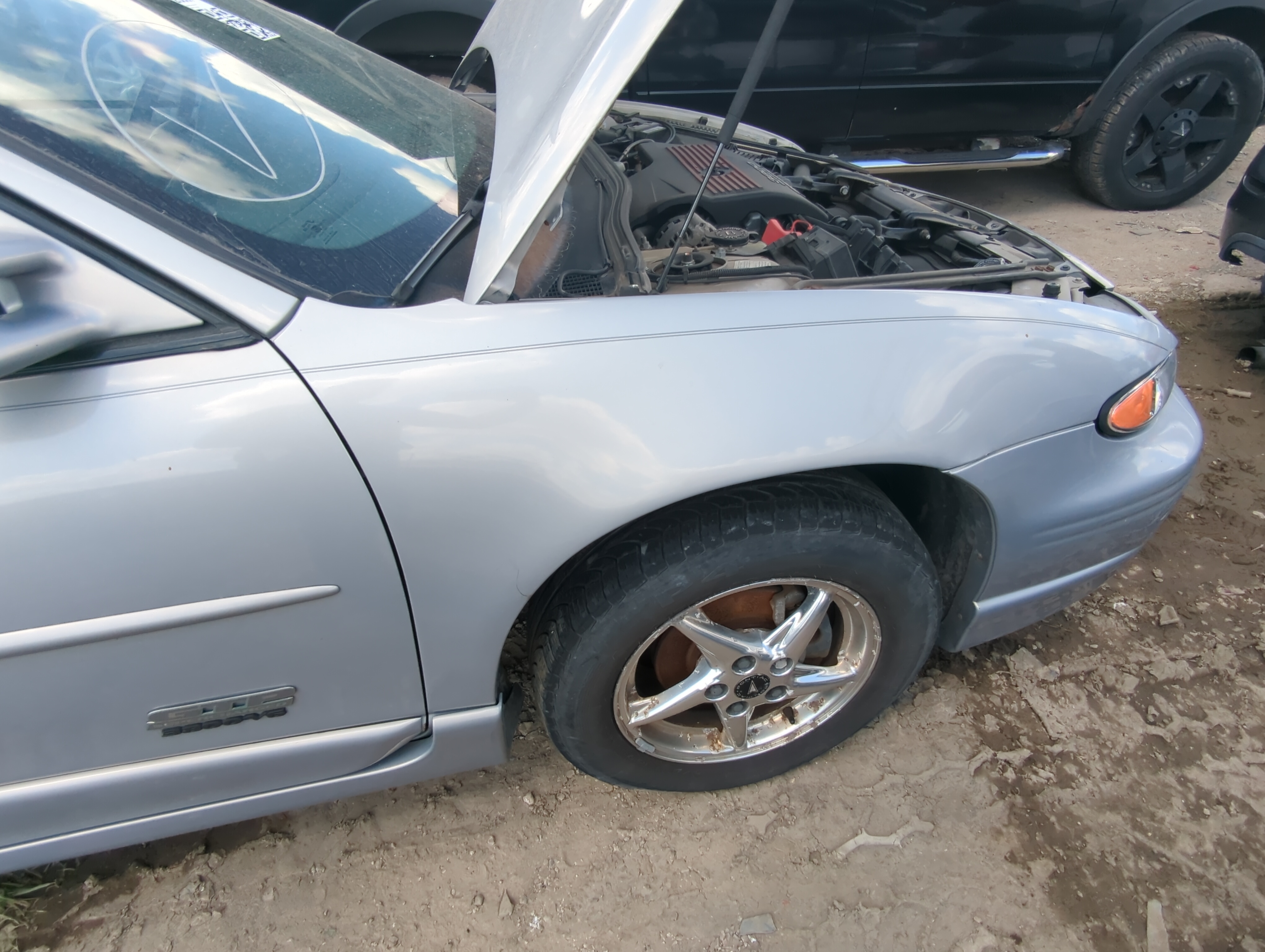 Picture of 1997-2003 Pontiac Grand Prix Passenger Fender 1087312
