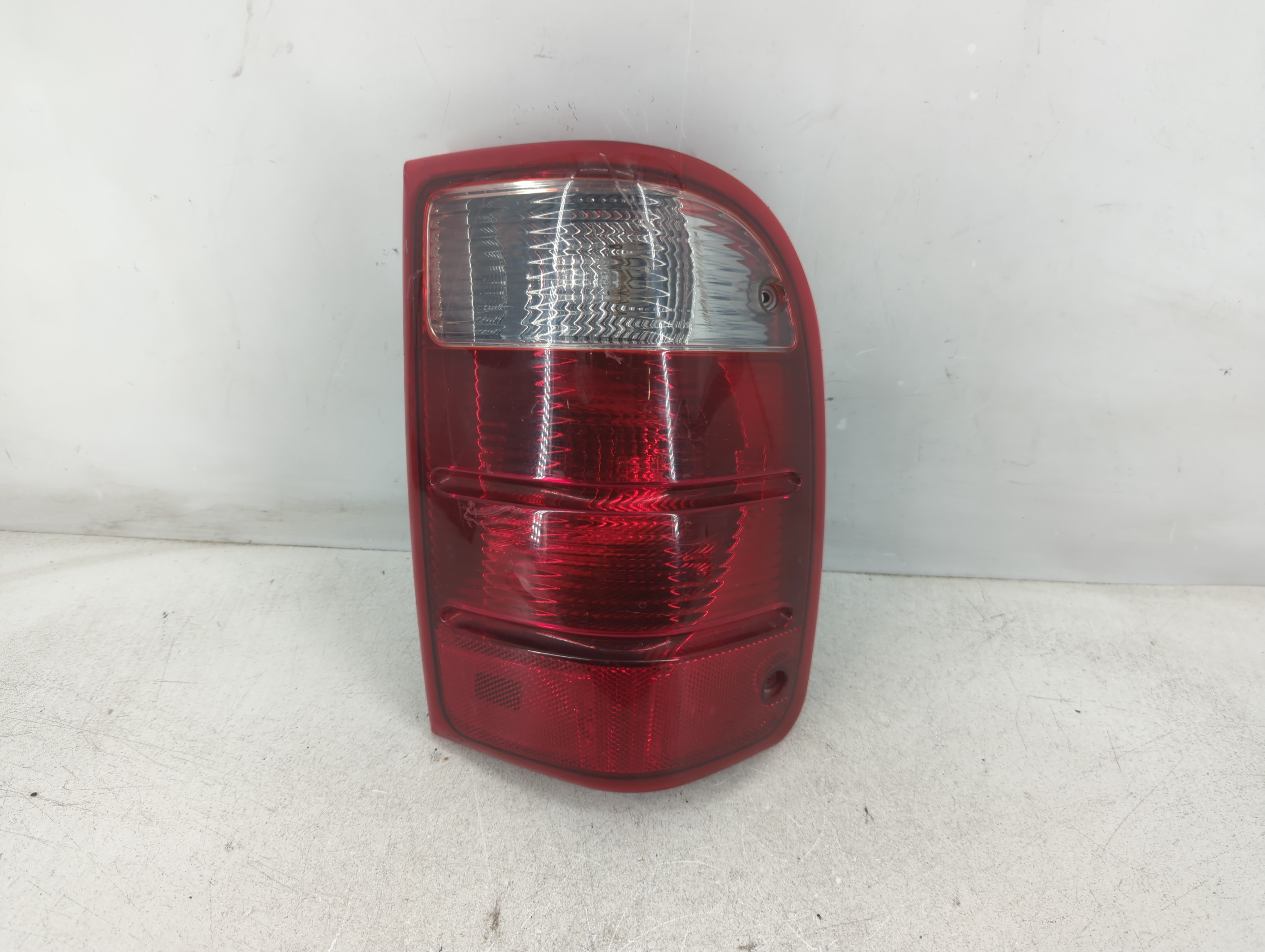 2001-2005 Ford Ranger Passenger Right Side Tail Light Taillight Oem 1087562 - Oemusedautoparts1.com
