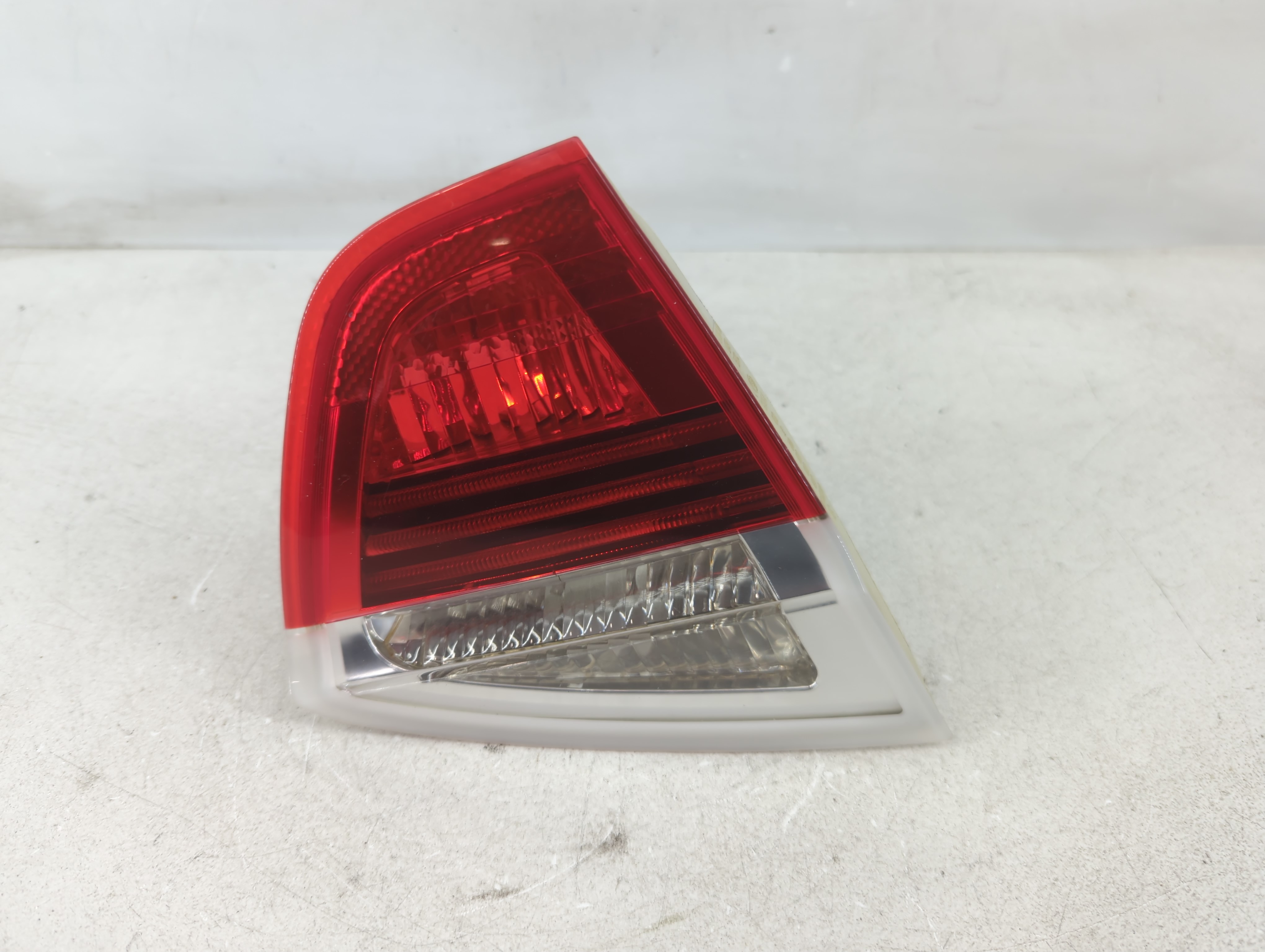 Bmw 325i Driver Left Side Tail Light Taillight Oem 1087566 - Oemusedautoparts1.com