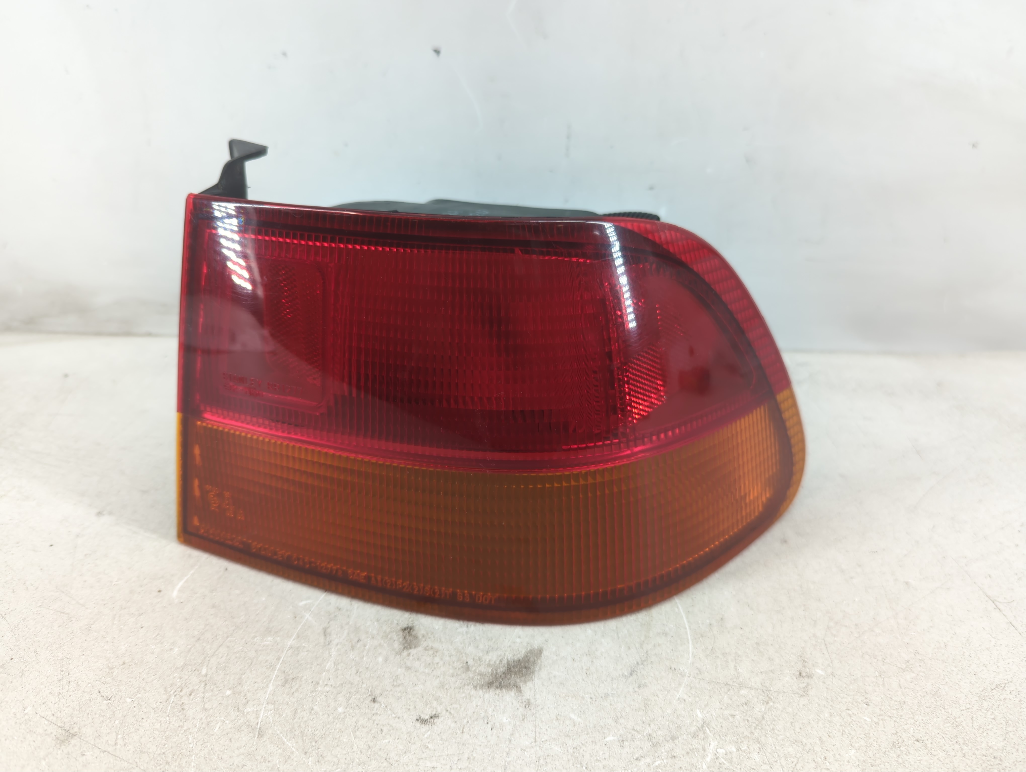 Picture of 1996-1998 Honda Civic Driver Left Side Tail Light Taillight Oem 1087567
