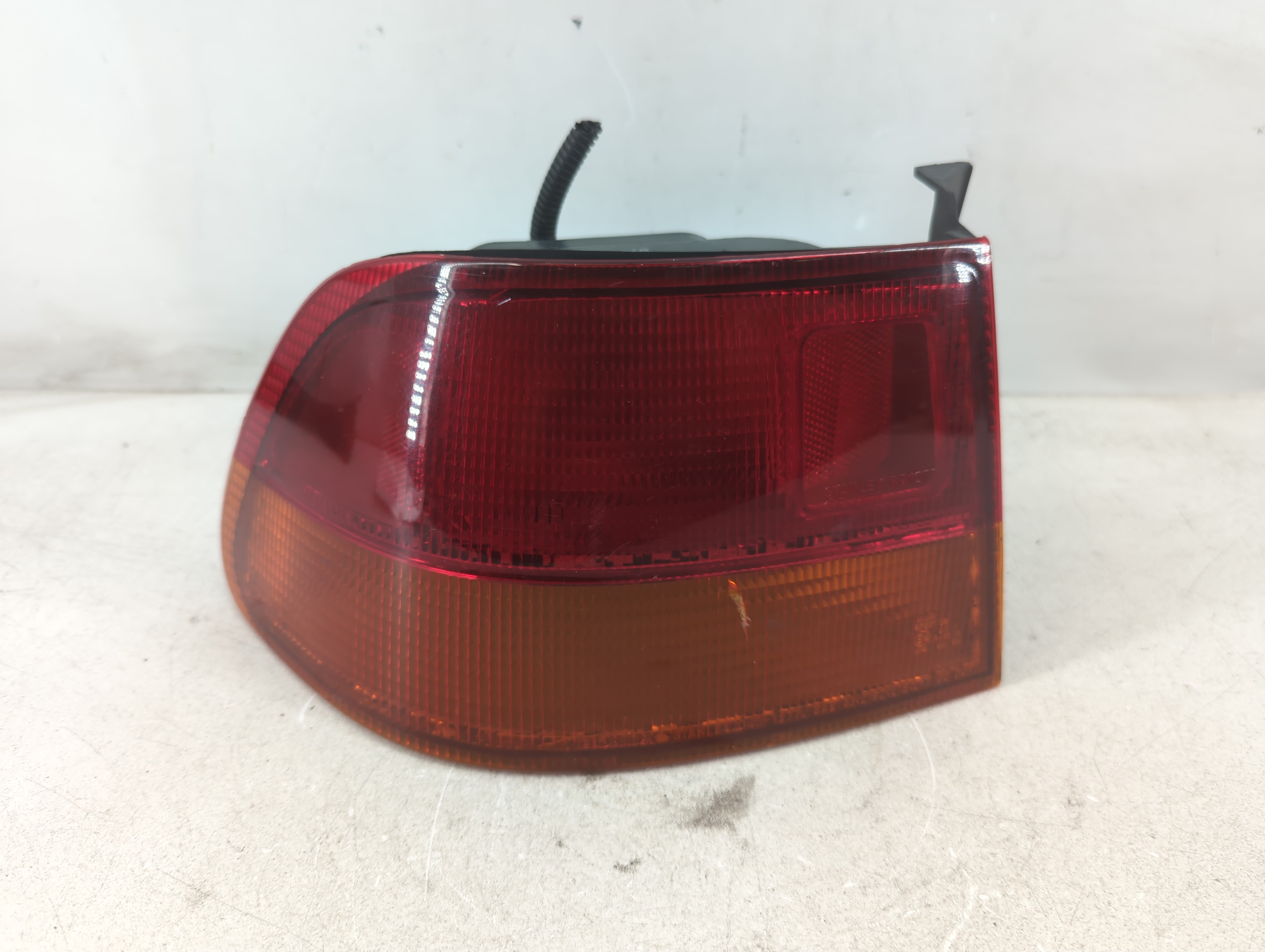 Picture of 1996-1998 Honda Civic Driver Left Side Tail Light Taillight Oem 1087570