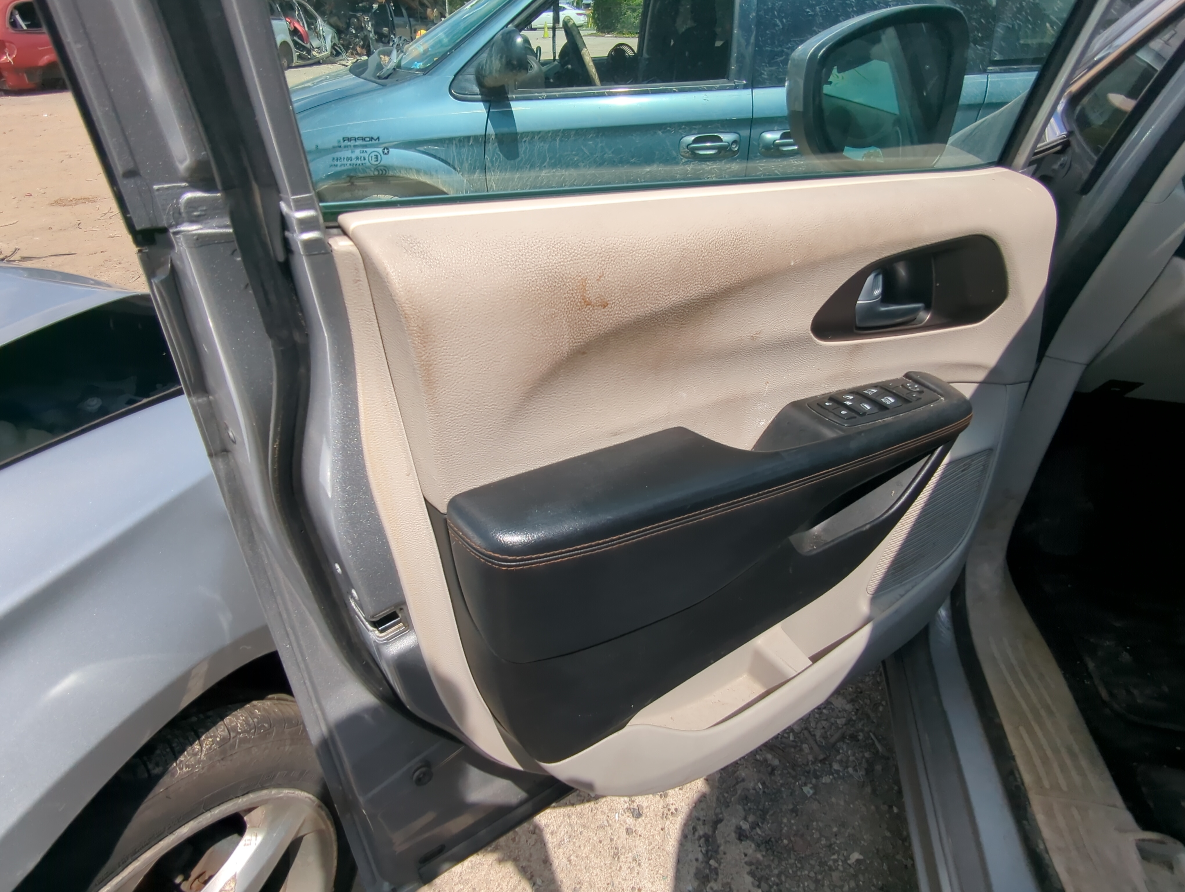 Picture of 2017 Chrysler Pacifica Front Left Driver Interior Door Panel Trim 1087900