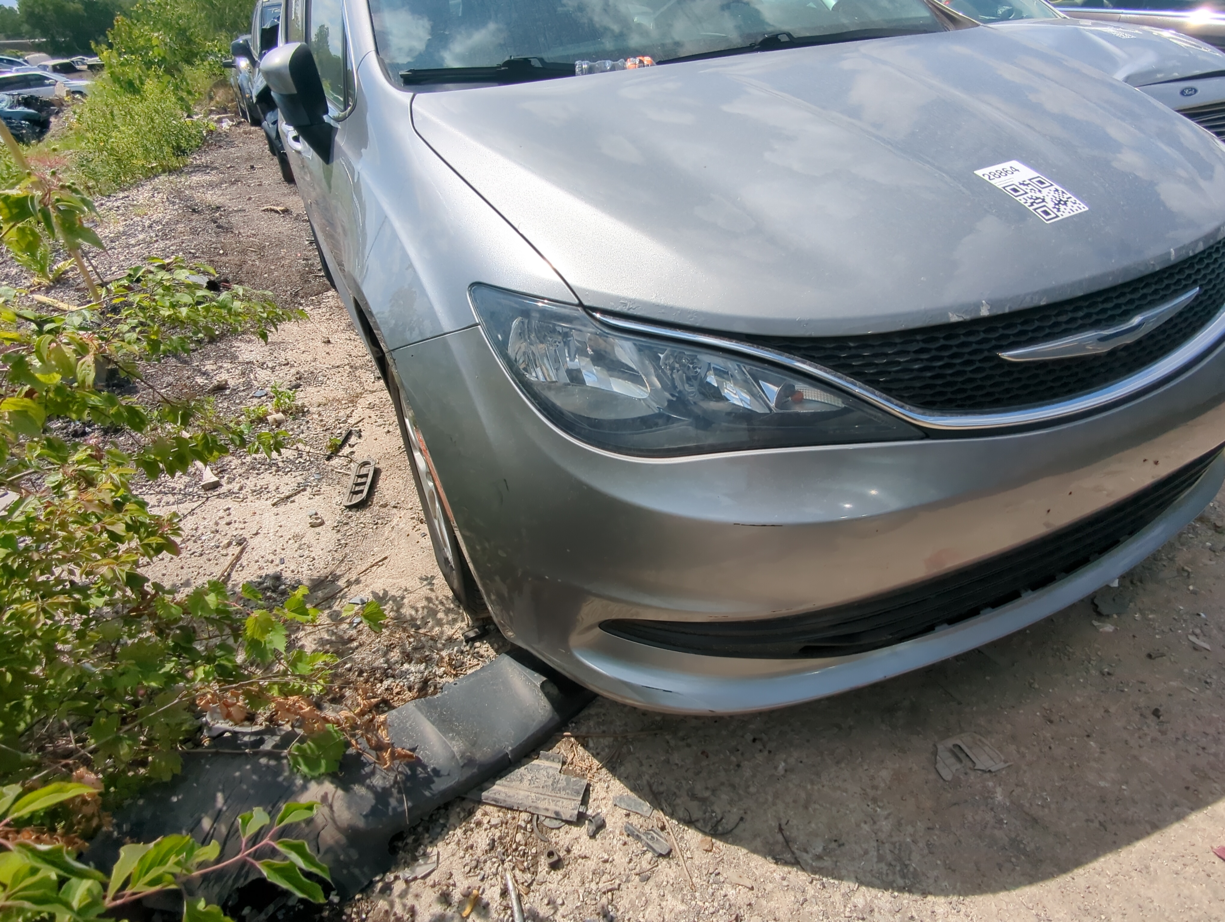 Picture of 2017-2019 Chrysler Pacifica Front Bumper - Oem 1087924