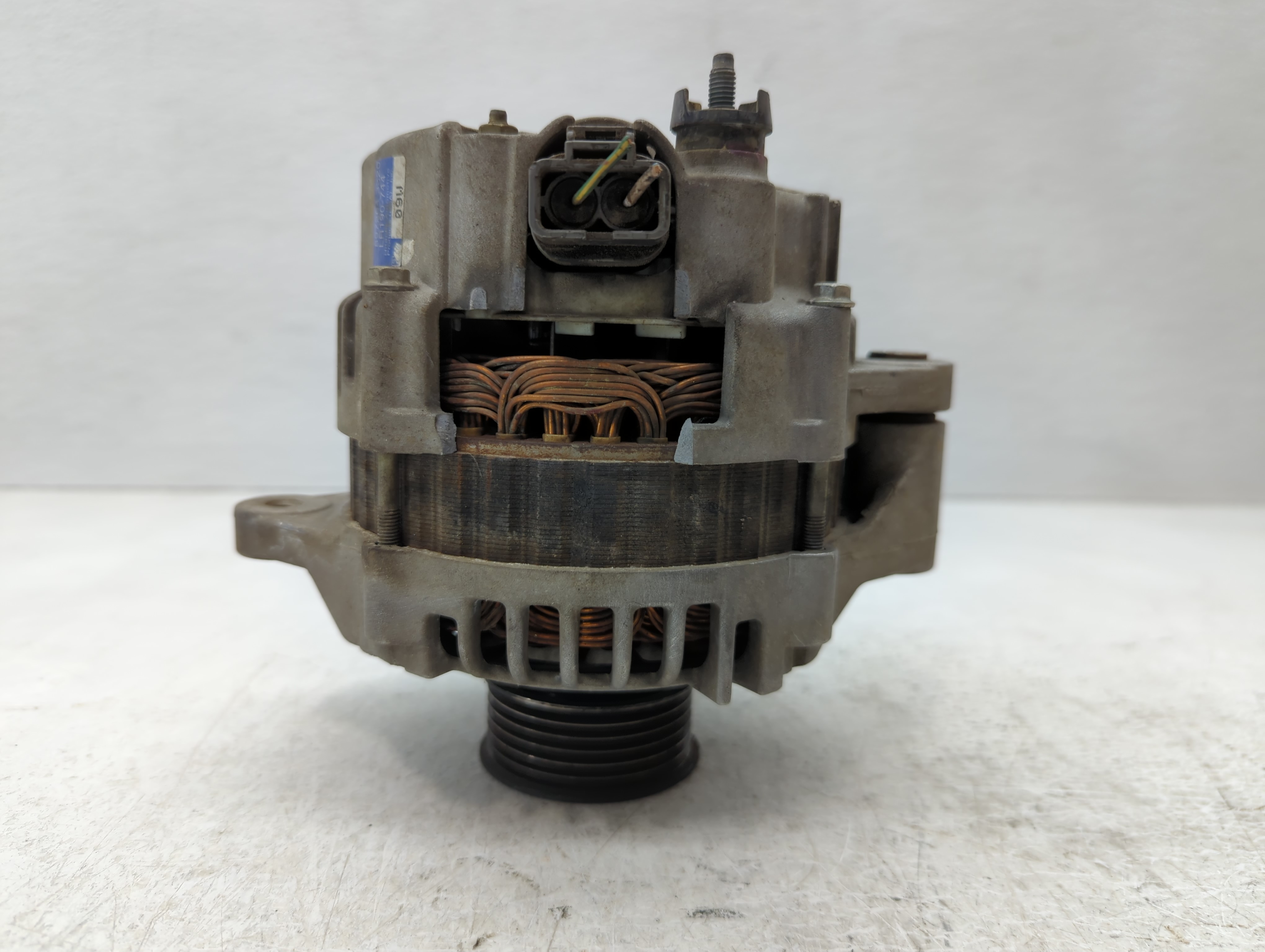 1999-2004 Isuzu Rodeo Alternator Generator Charging Assembly Engine Oem 1087933 - Oemusedautoparts1.com