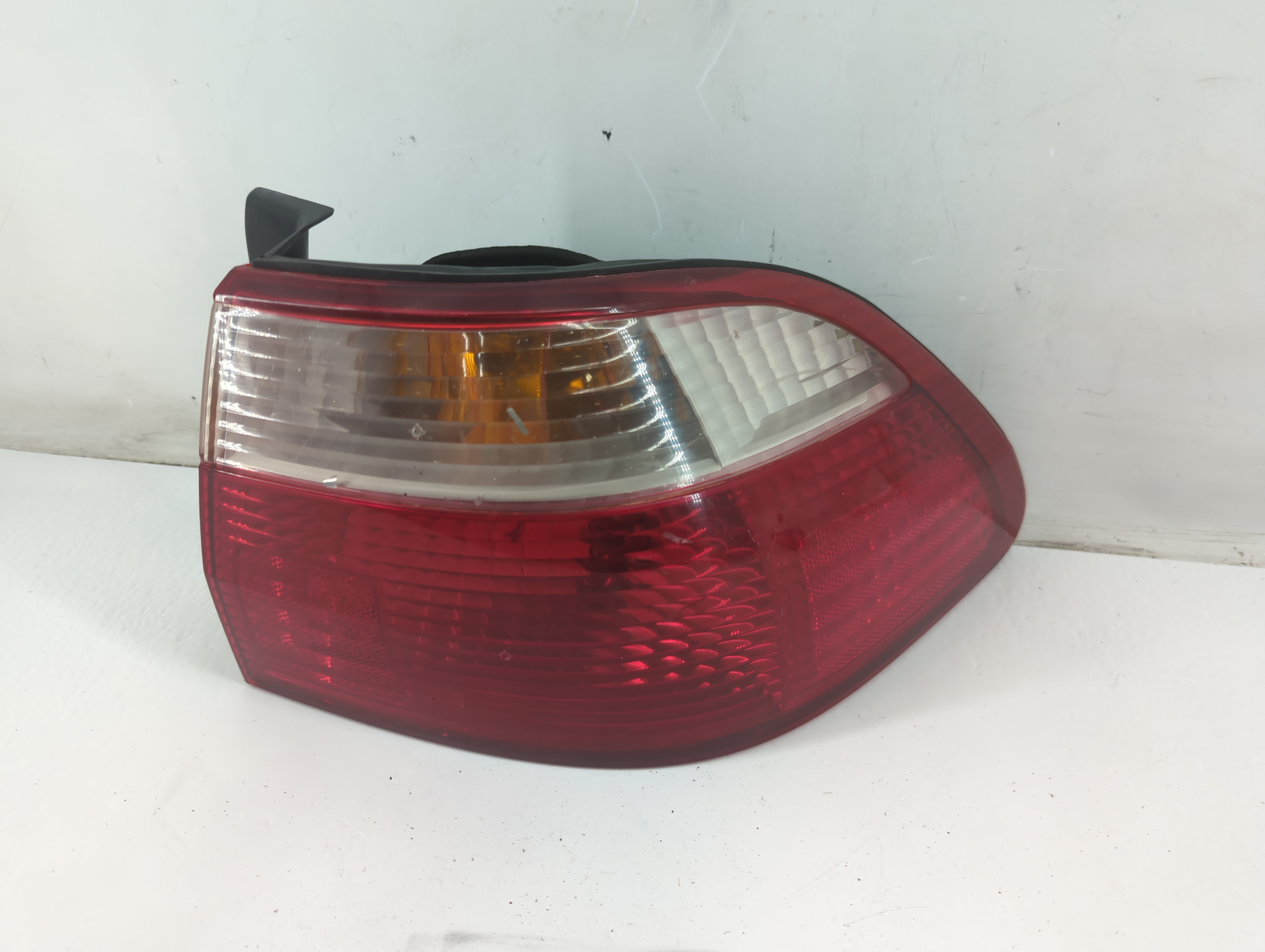 1998-2002 Honda Accord Driver Left Side Tail Light Taillight Oem 1088081 - Oemusedautoparts1.com