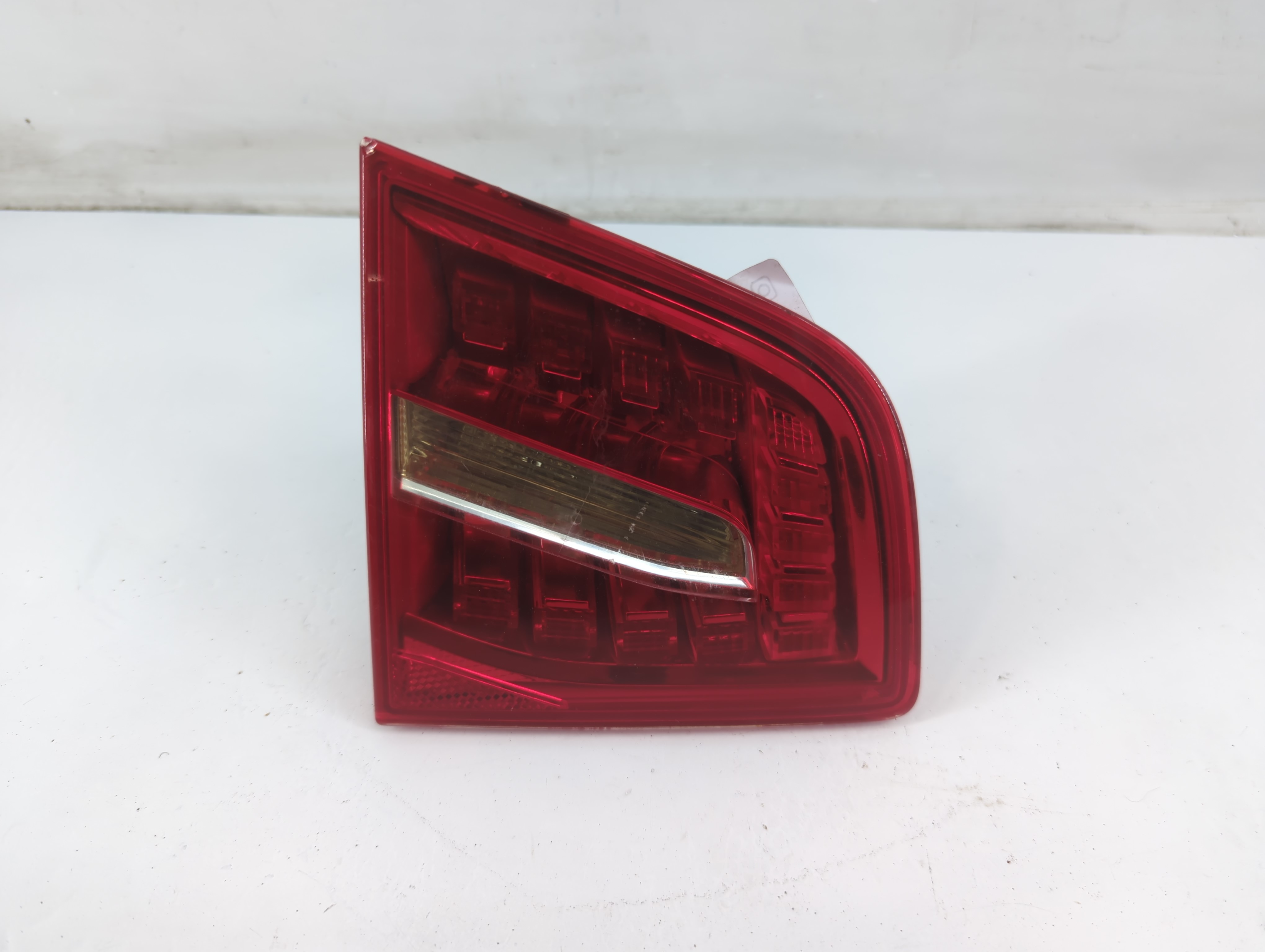 Picture of 2009-2011 Audi A6 Driver Left Side Tail Light Taillight Oem 1088083