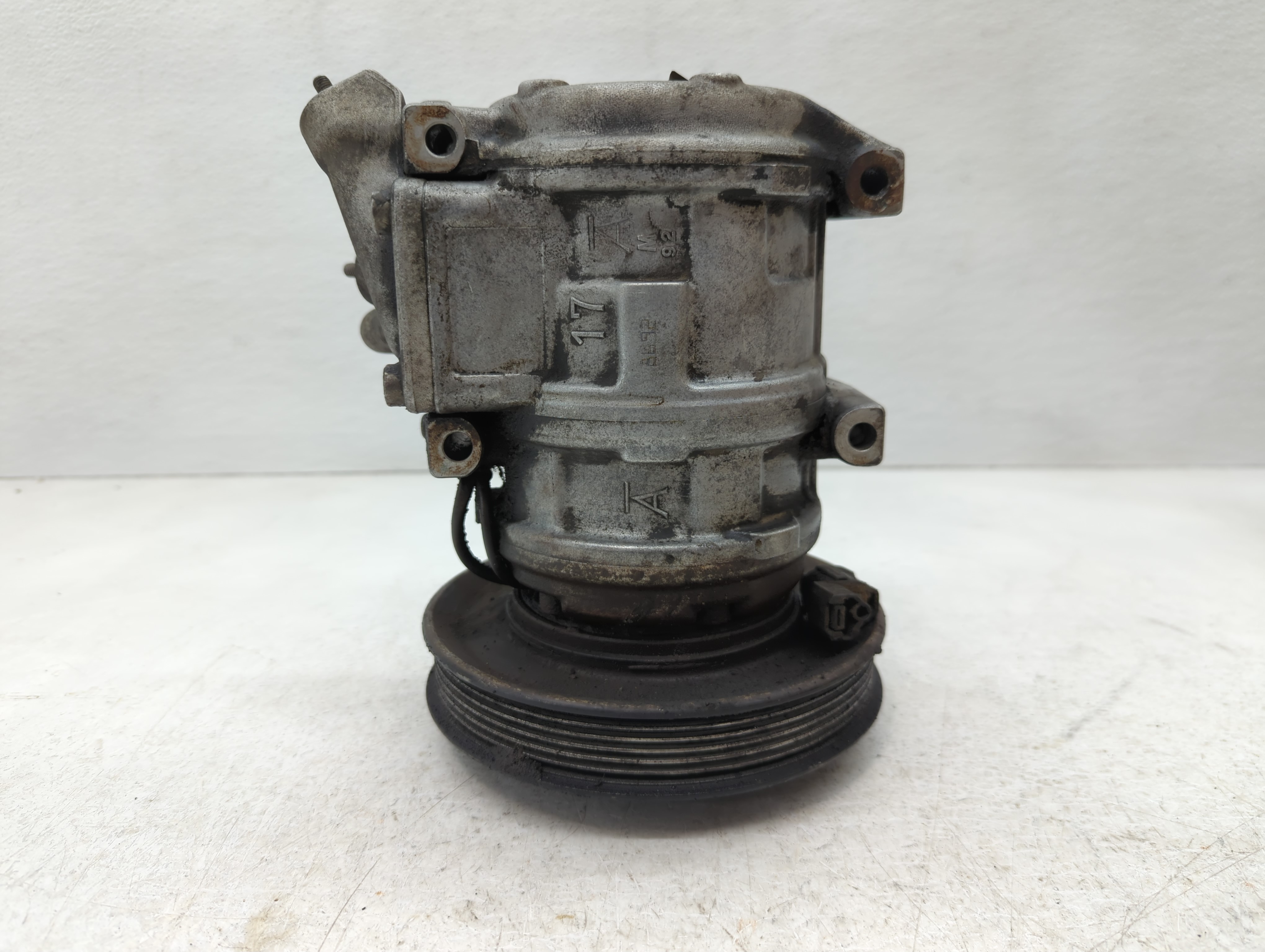 Picture of 1995-1997 Honda Accord Air Conditioning A/c Ac Compressor Oem 1088162