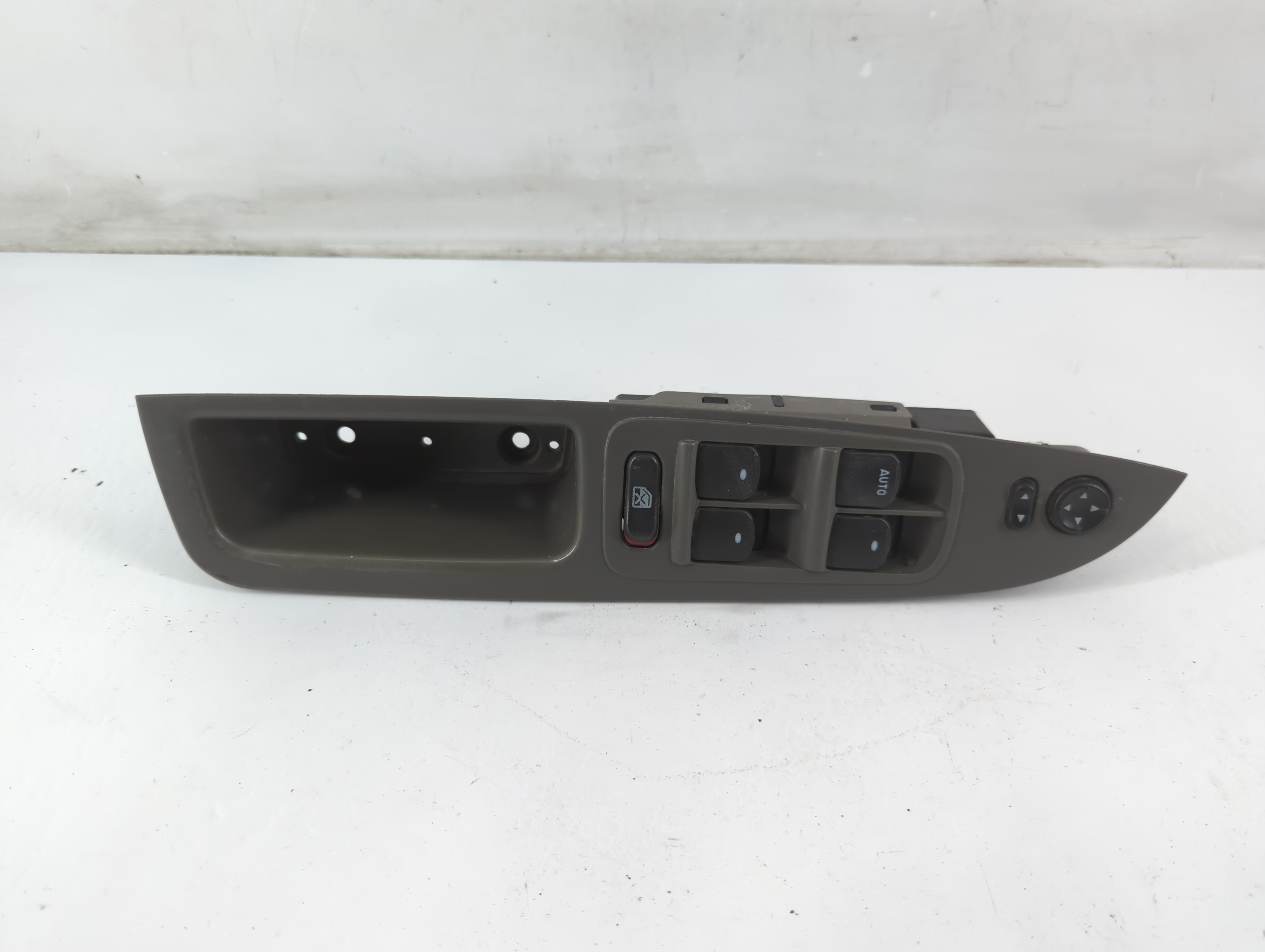 2010-2012 Chevrolet Malibu Driver Left Door Master Power Window Switch 1088178 - Oemusedautoparts1.com