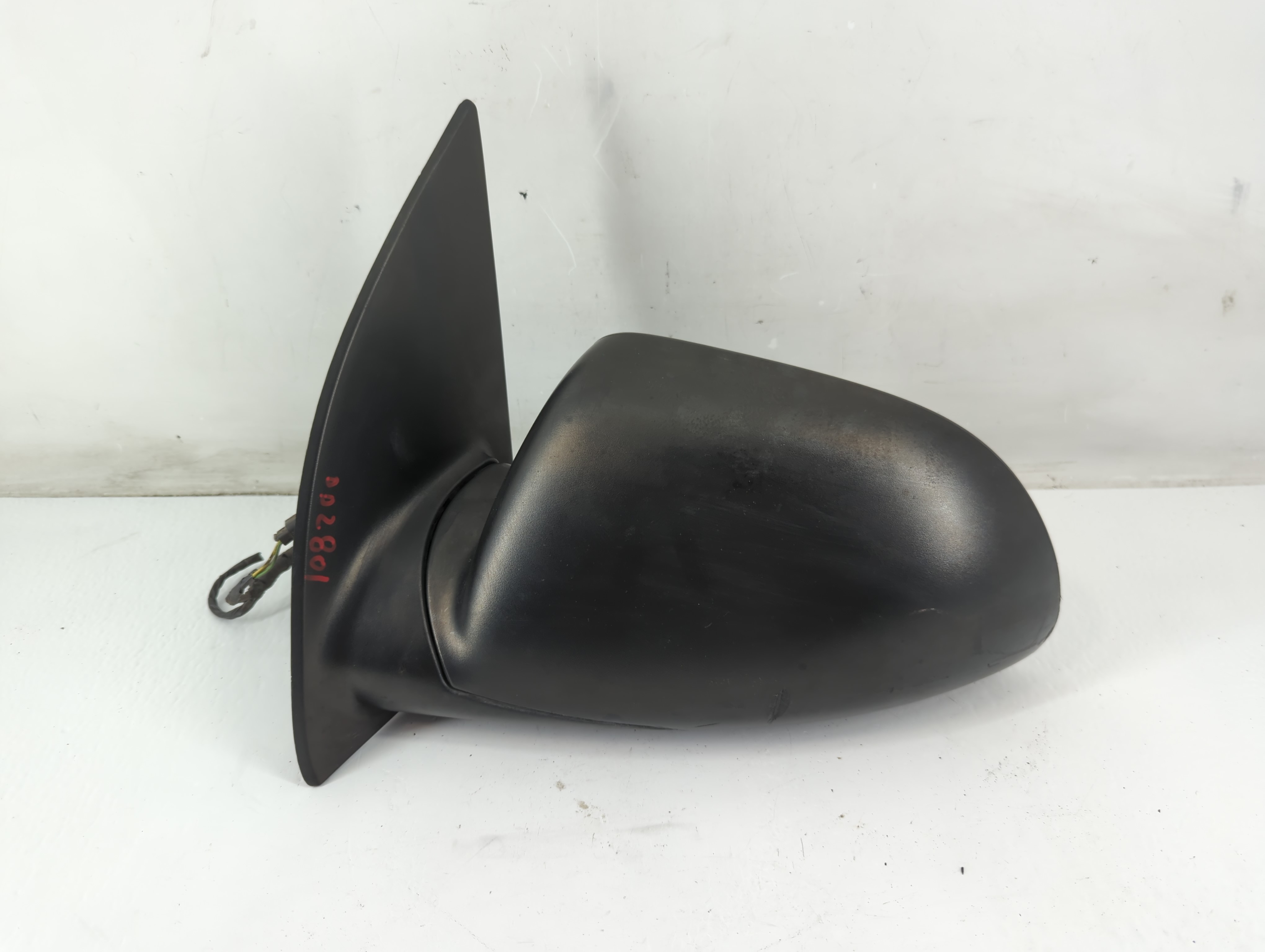 2002-2006 Saturn Vue Driver Left Side View Power Door Mirror Black 1088216 - Oemusedautoparts1.com