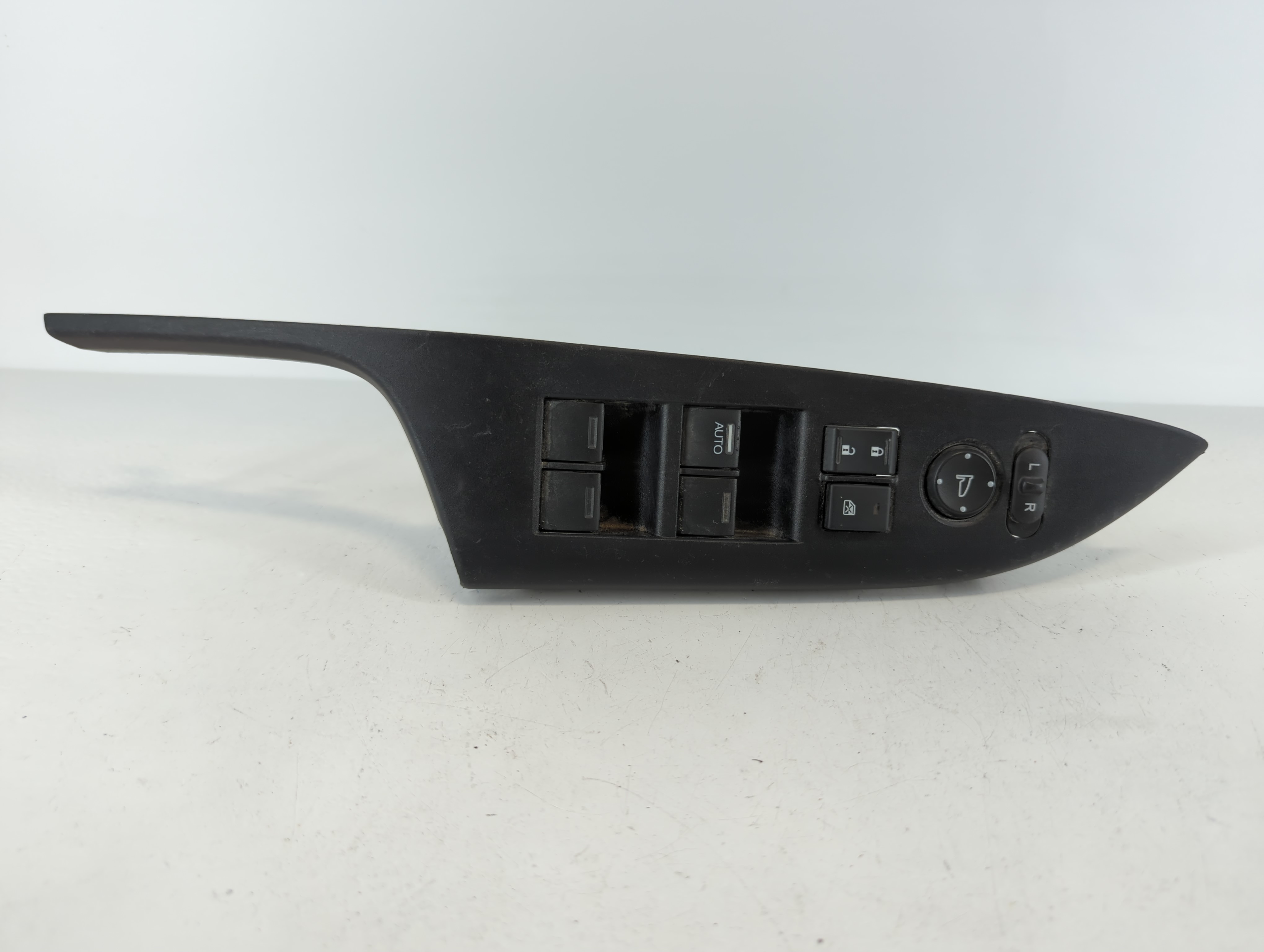 2013-2017 Honda Accord Driver Left Door Master Power Window Switch 1088223 - Oemusedautoparts1.com
