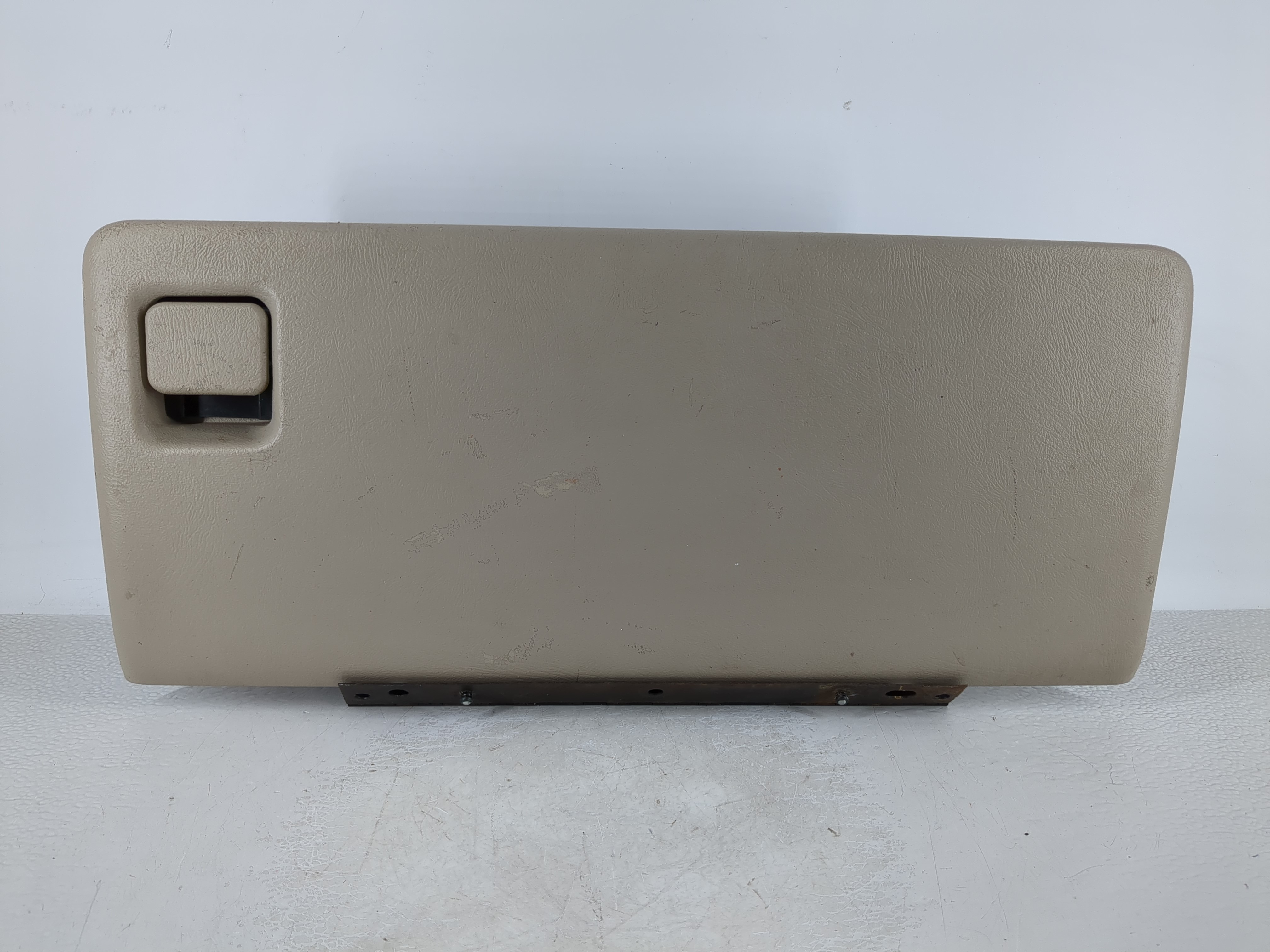 Picture of 2005 Chevrolet Avalanche Passenger Glove Box Door Storage Compartment 1088282
